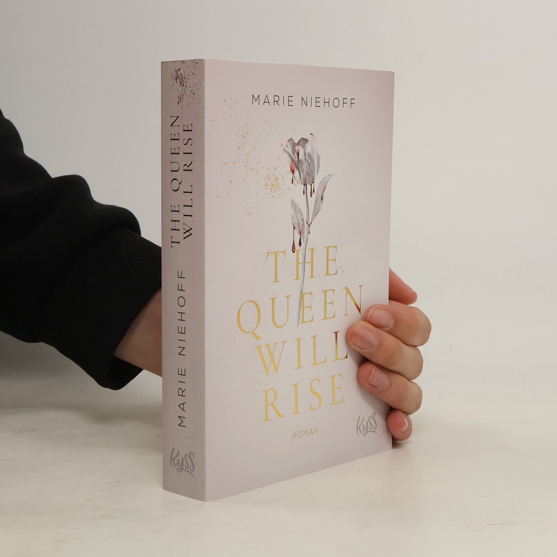 Marie Niehoff The Queen Will Rise