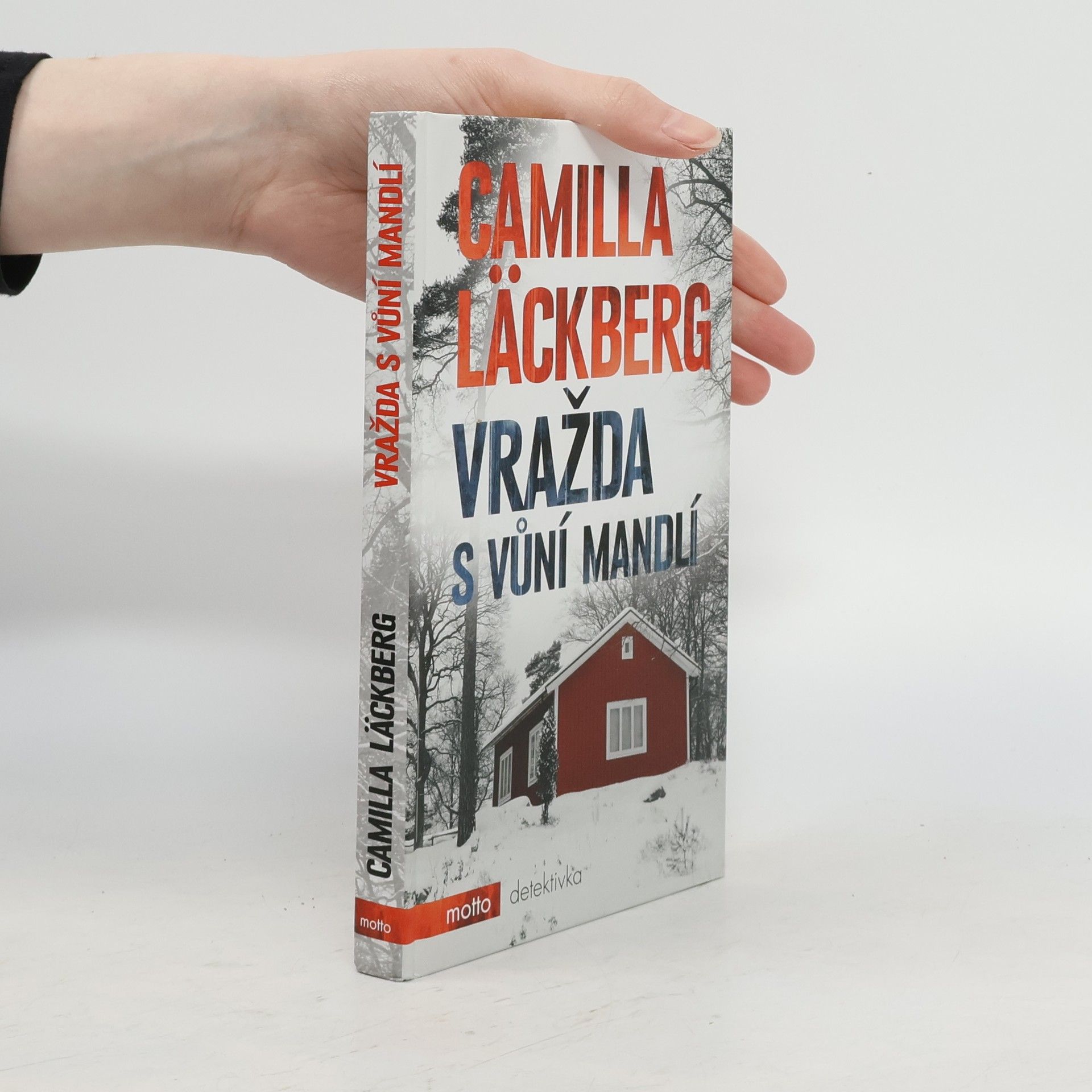 Camilla Läckberg Vražda s vůní mandlí