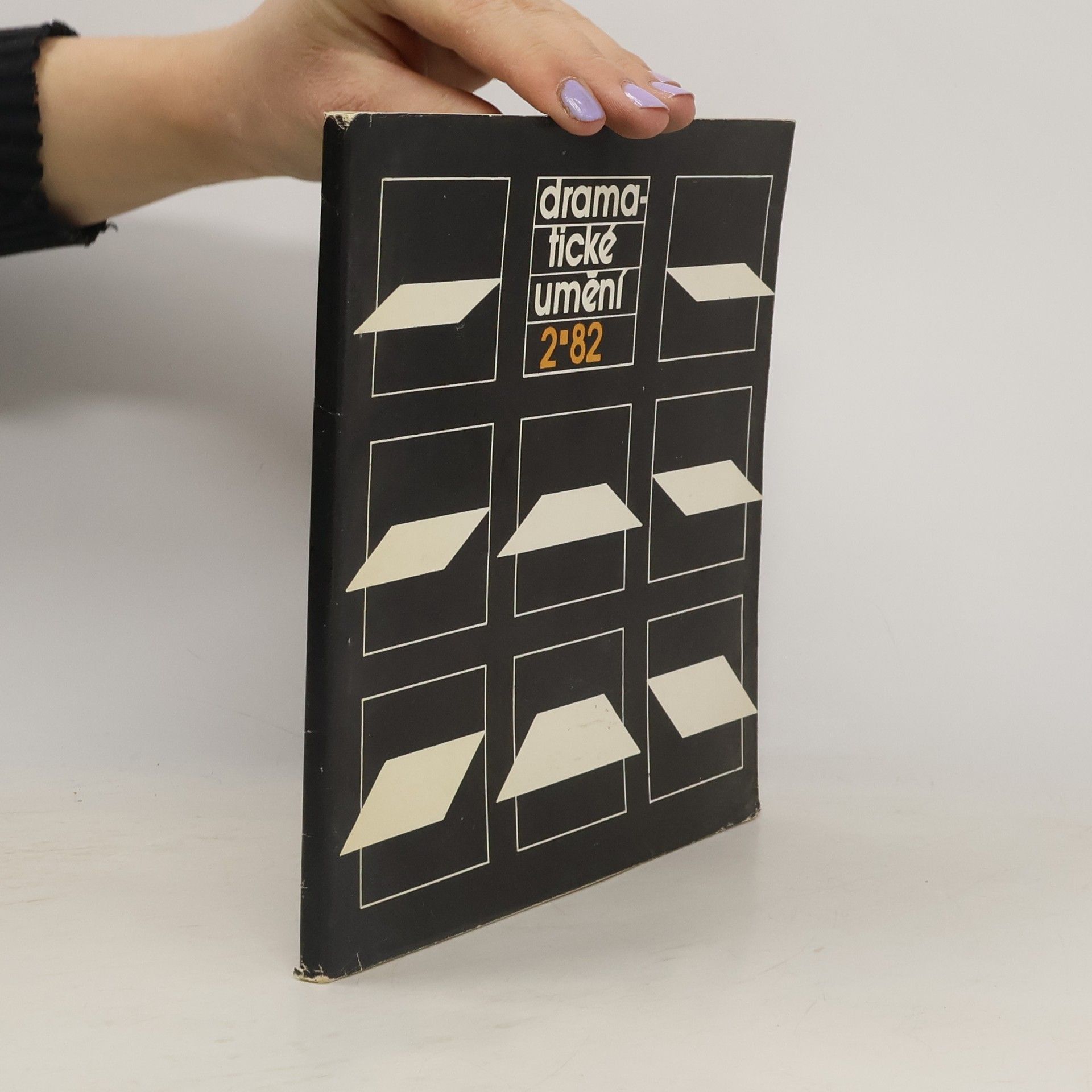 Autorenkollektiv Dramatické umění 2/1982