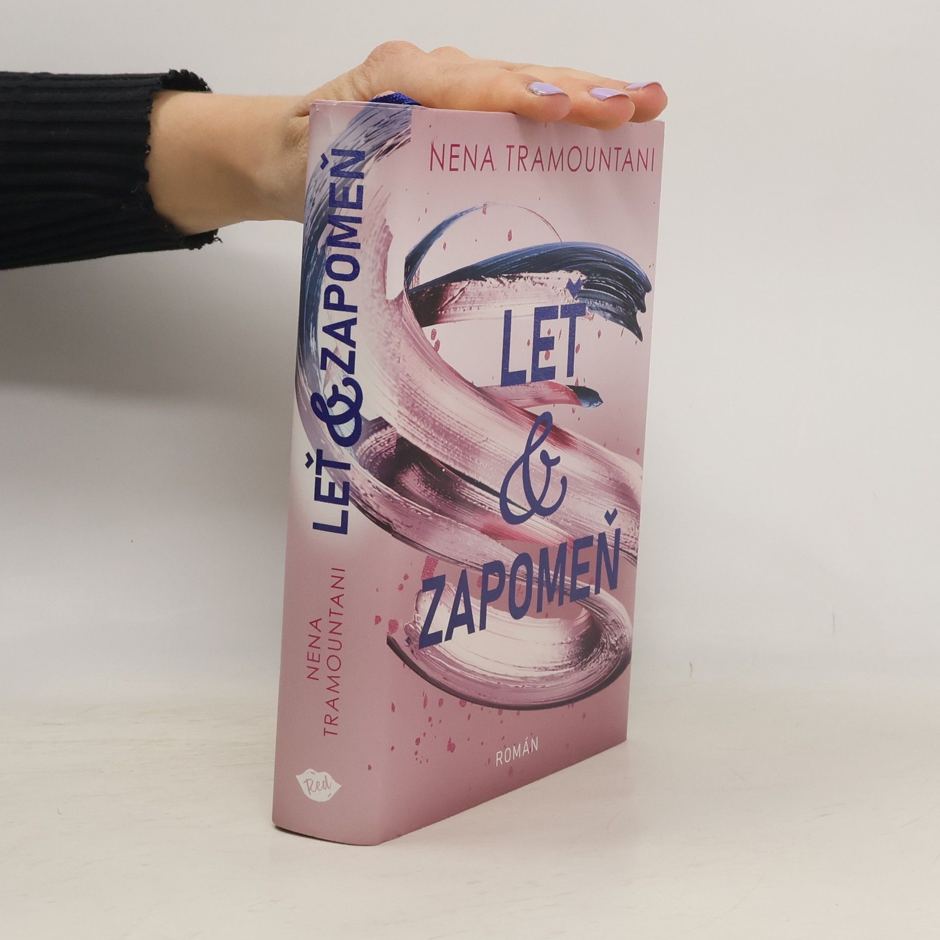 Nena Tramountani Leť & zapomeň