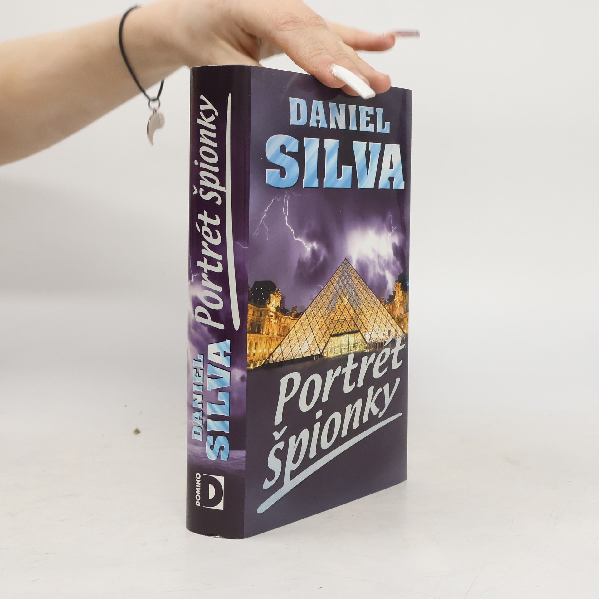 Daniel Silva Portrét špionky