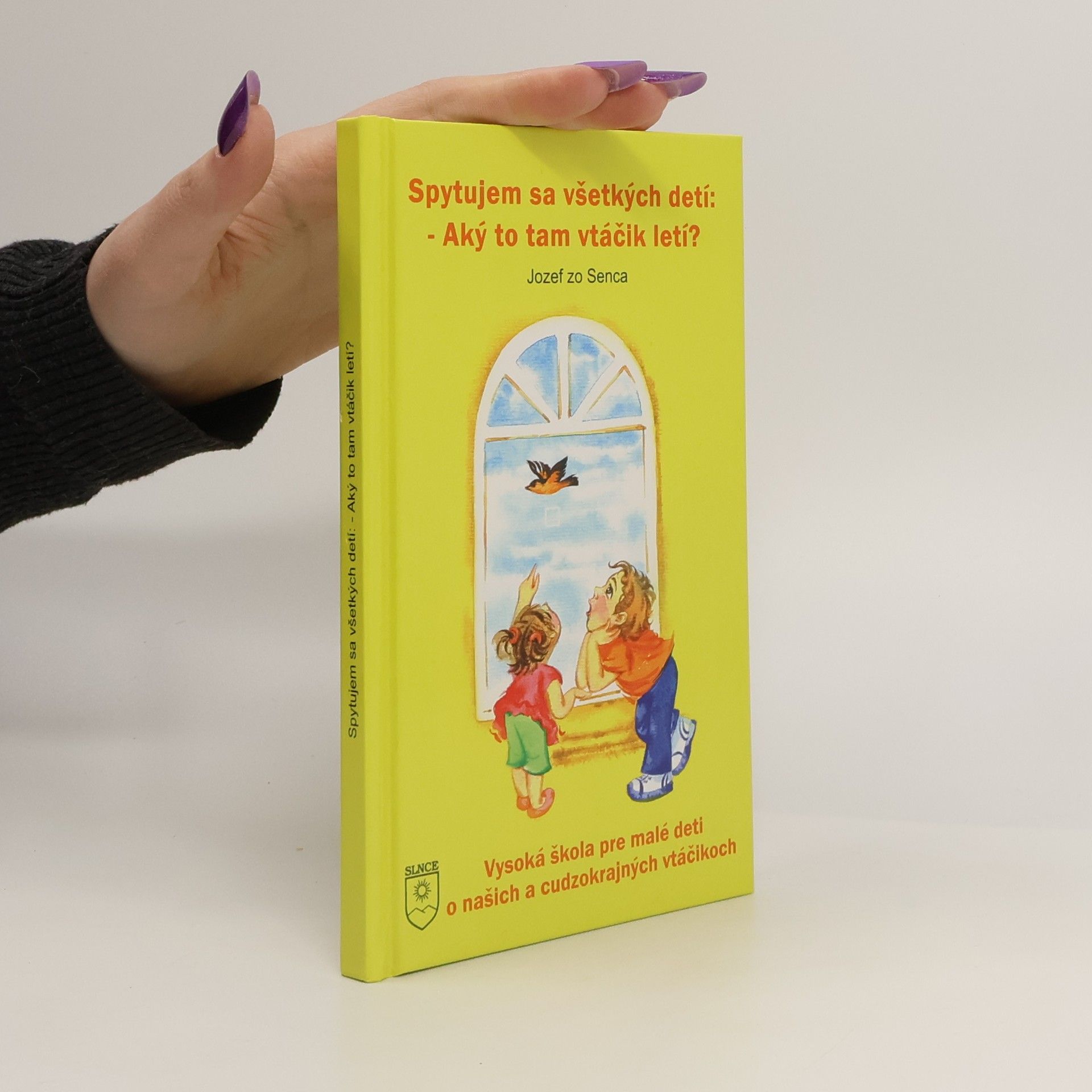 Spytujem sa všetkých detí: - Aký to tam vtáčik letí?