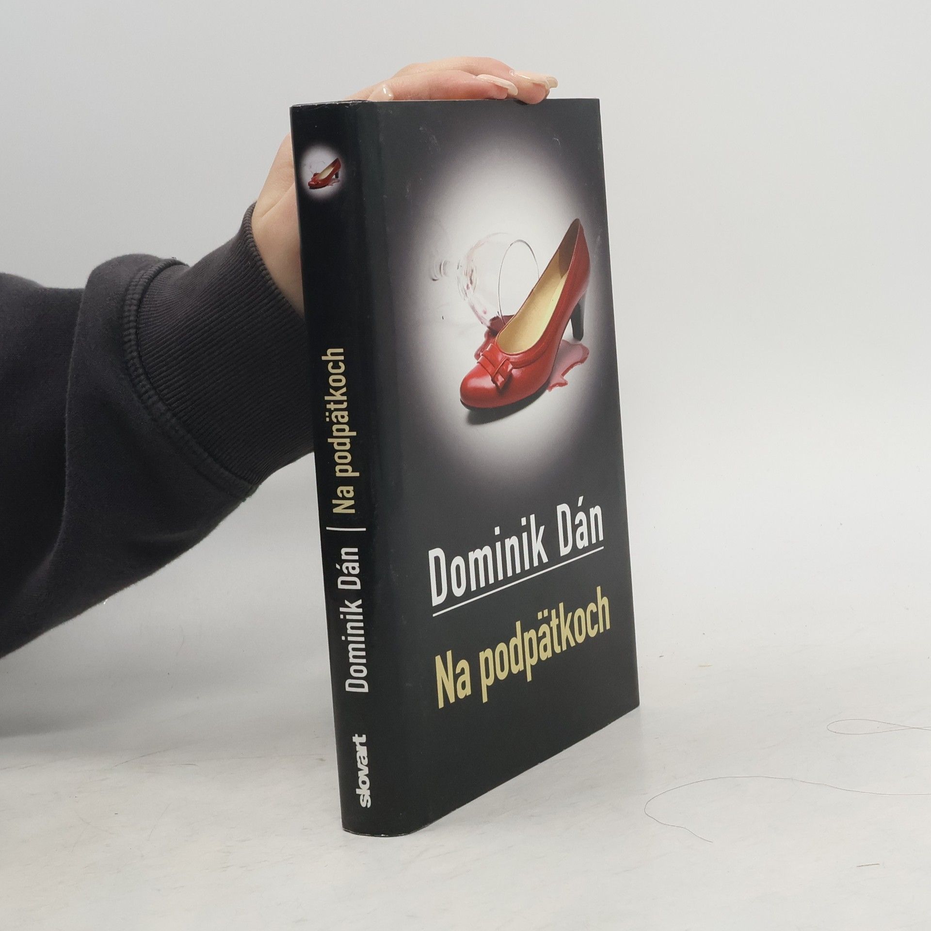 Dominik Dán Na podpätkoch