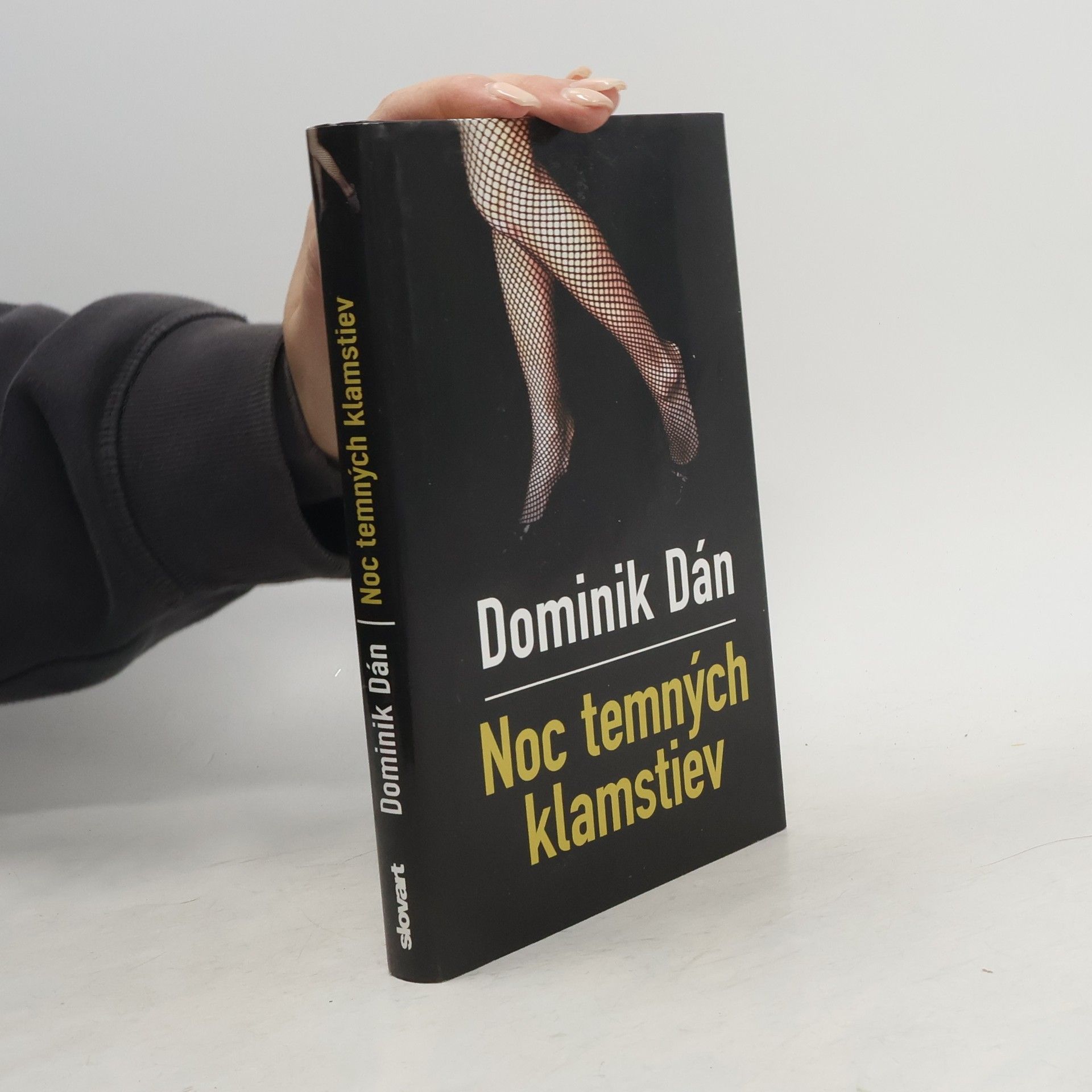 Dominik Dán Noc temných klamstiev