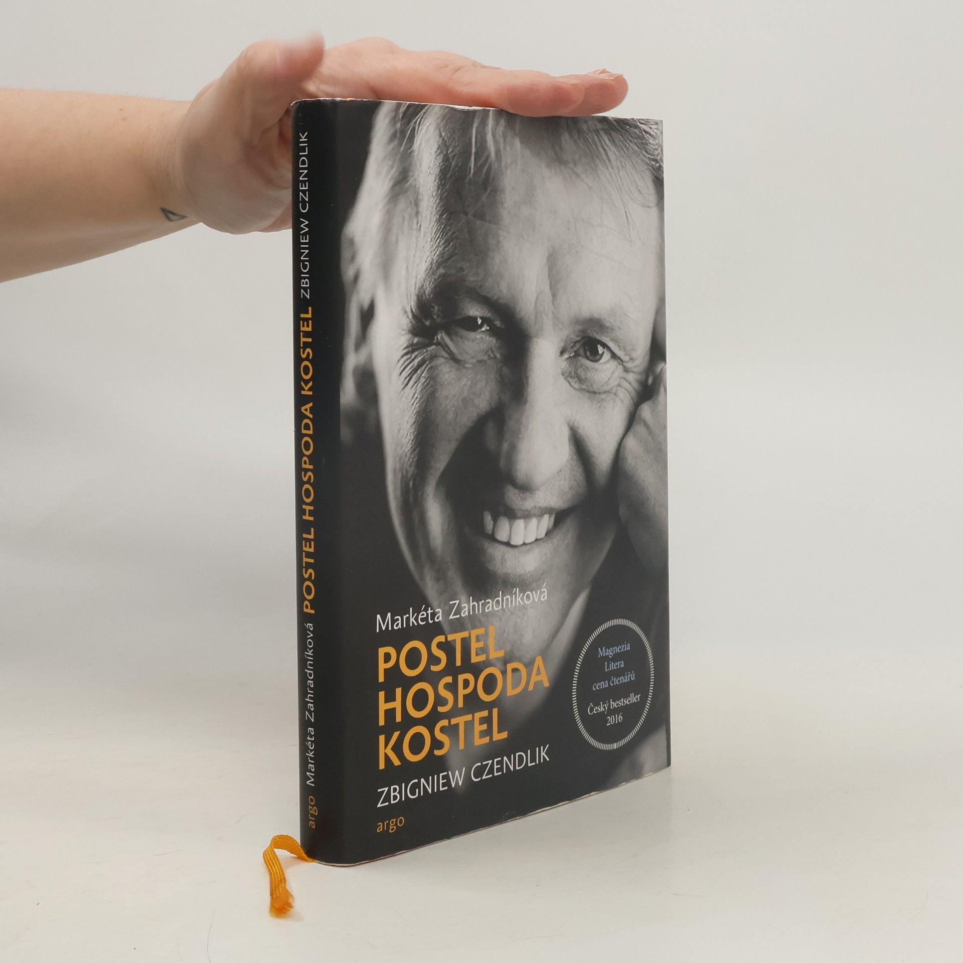 Zbigniew Czendlik Postel, hospoda, kostel