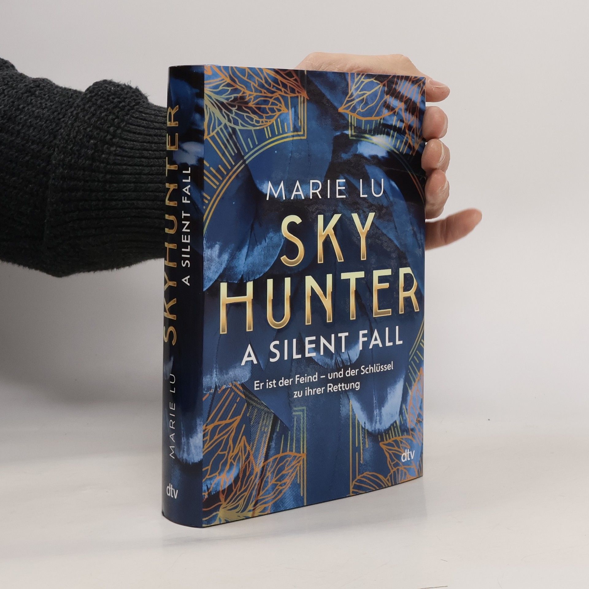 Marie Lu Skyhunter - A Silent Fall