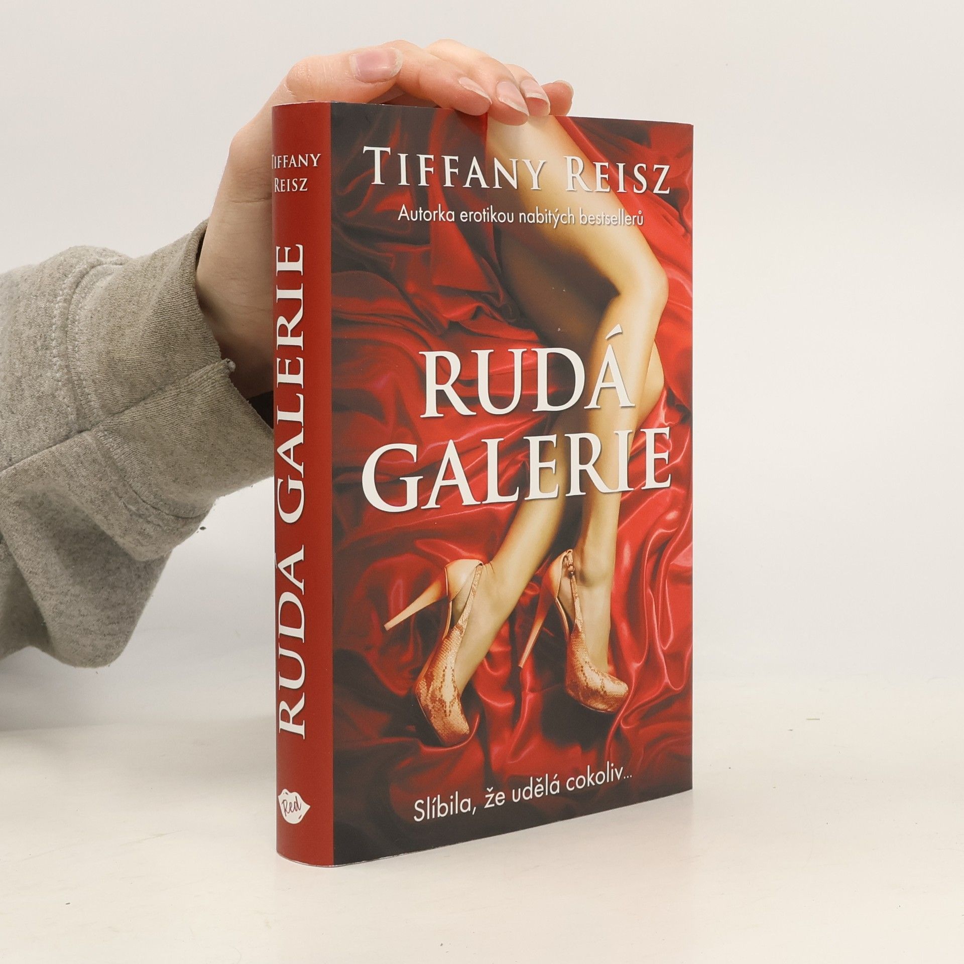 Tiffany Reisz Rudá galerie