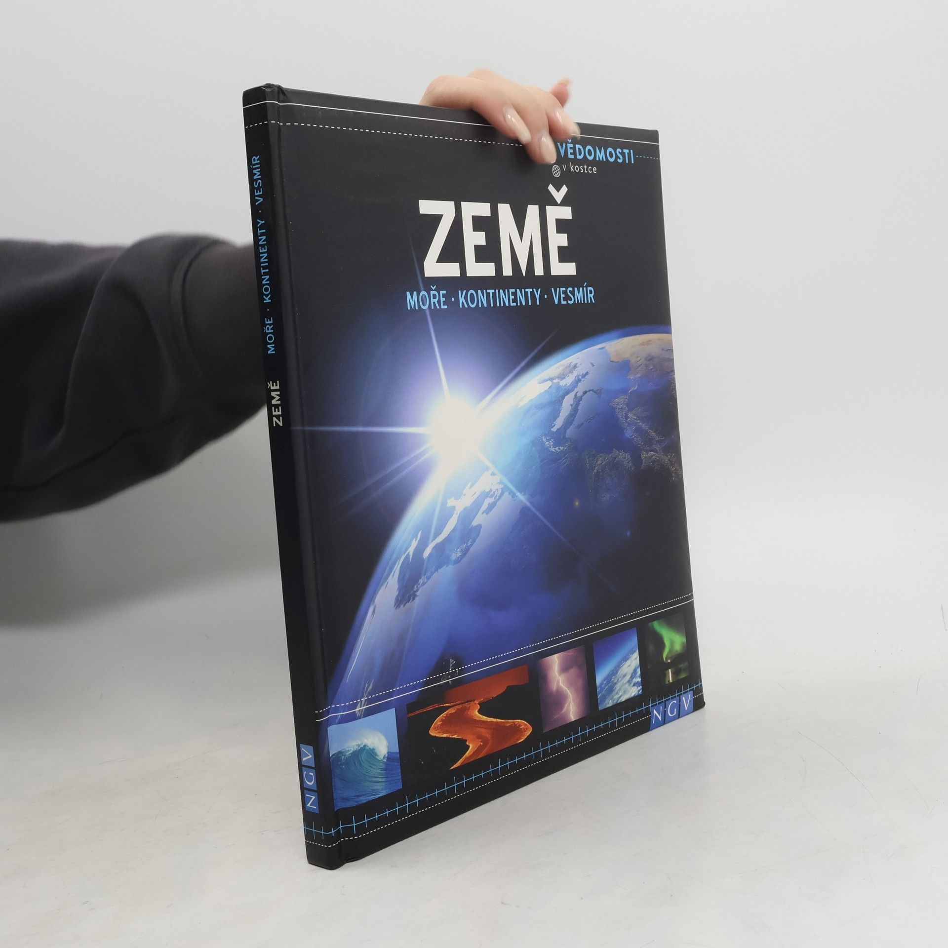 Various authors Země: moře, kontinenty, vesmír