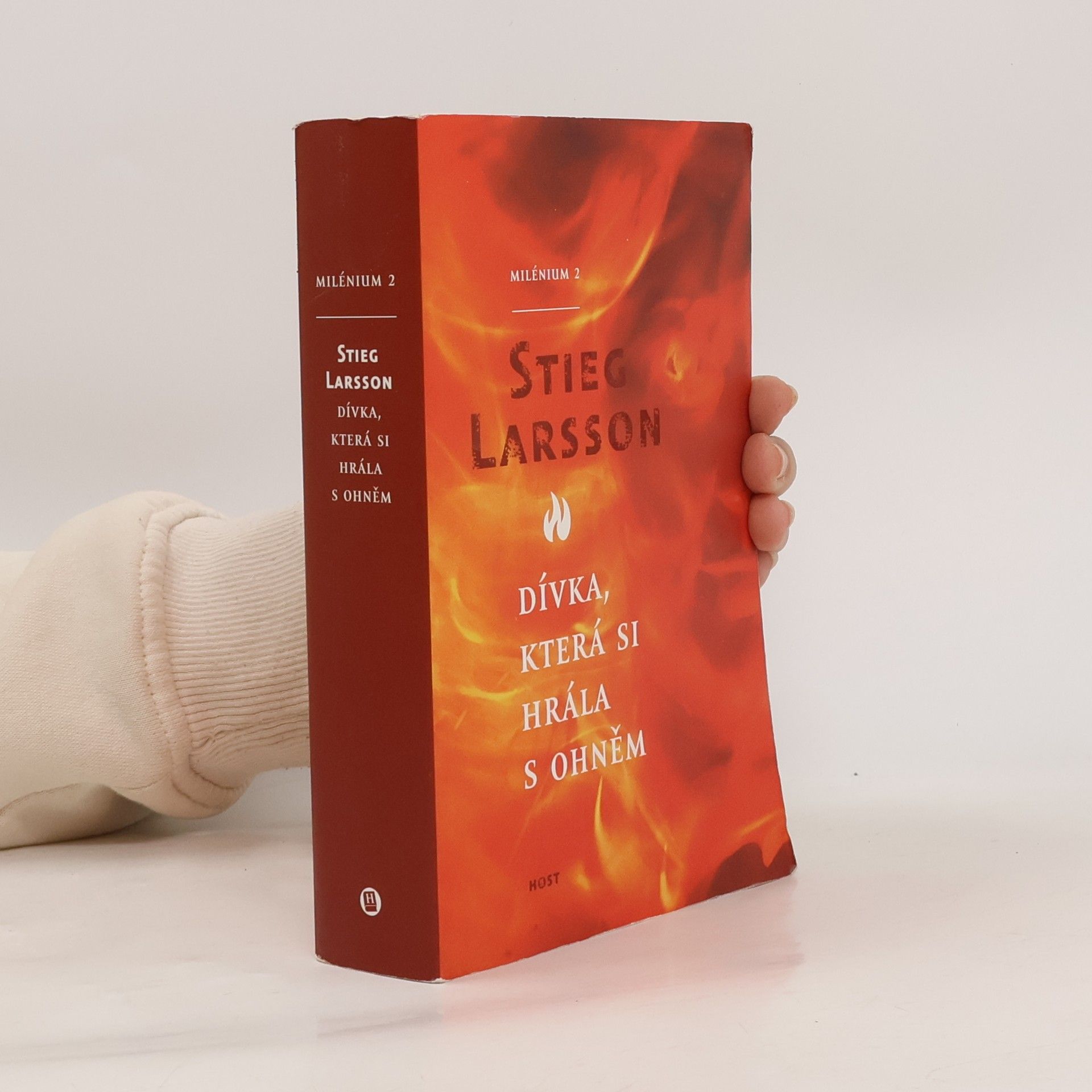 Stieg Larsson Dívka, která si hrála s ohněm