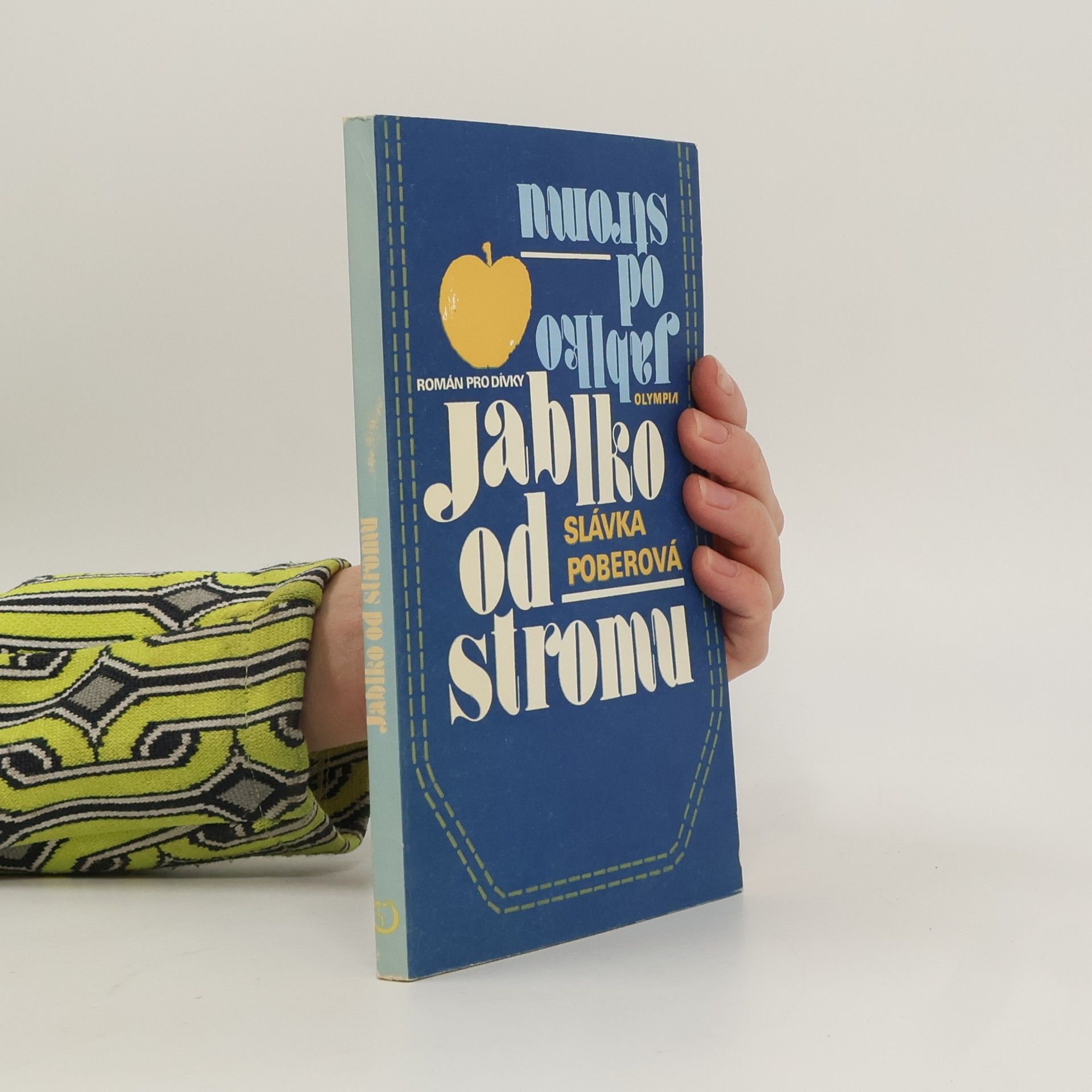 Slávka Poberová Jablko od stromu