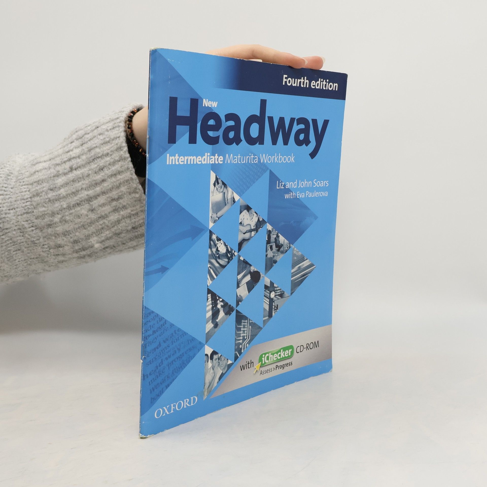 Liz Soars New Headway. Intermediate maturita workbook