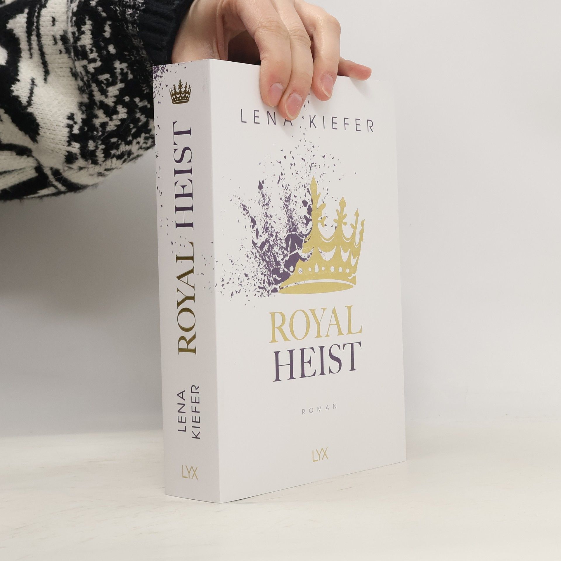 Lena Kiefer Royal Heist