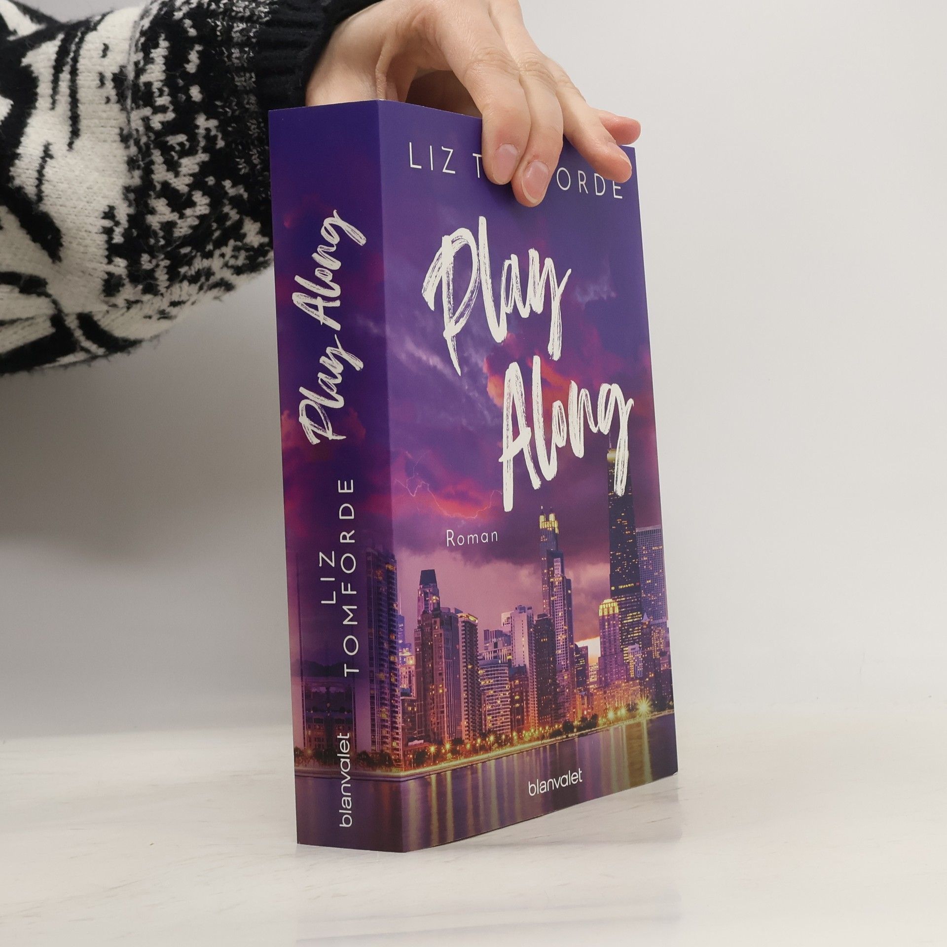 Liz Tomforde Play Along