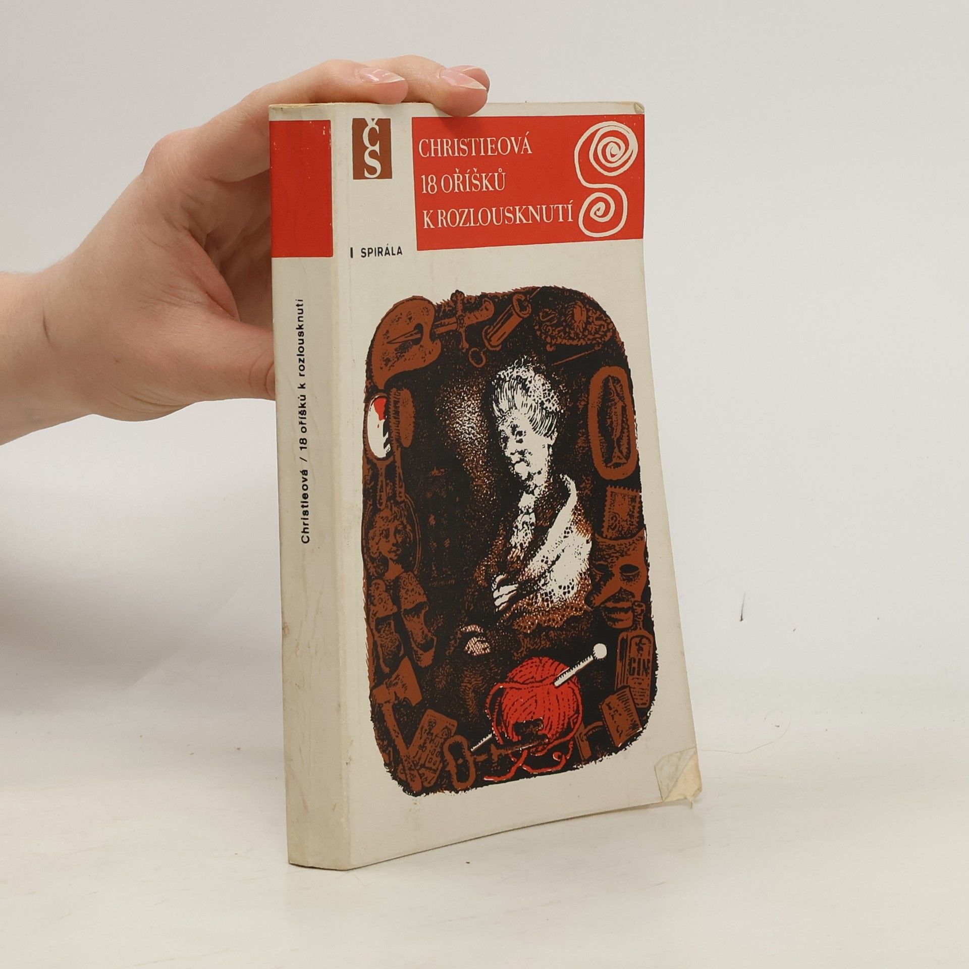 Agatha Christie 18 oříšků k rozlousknutí