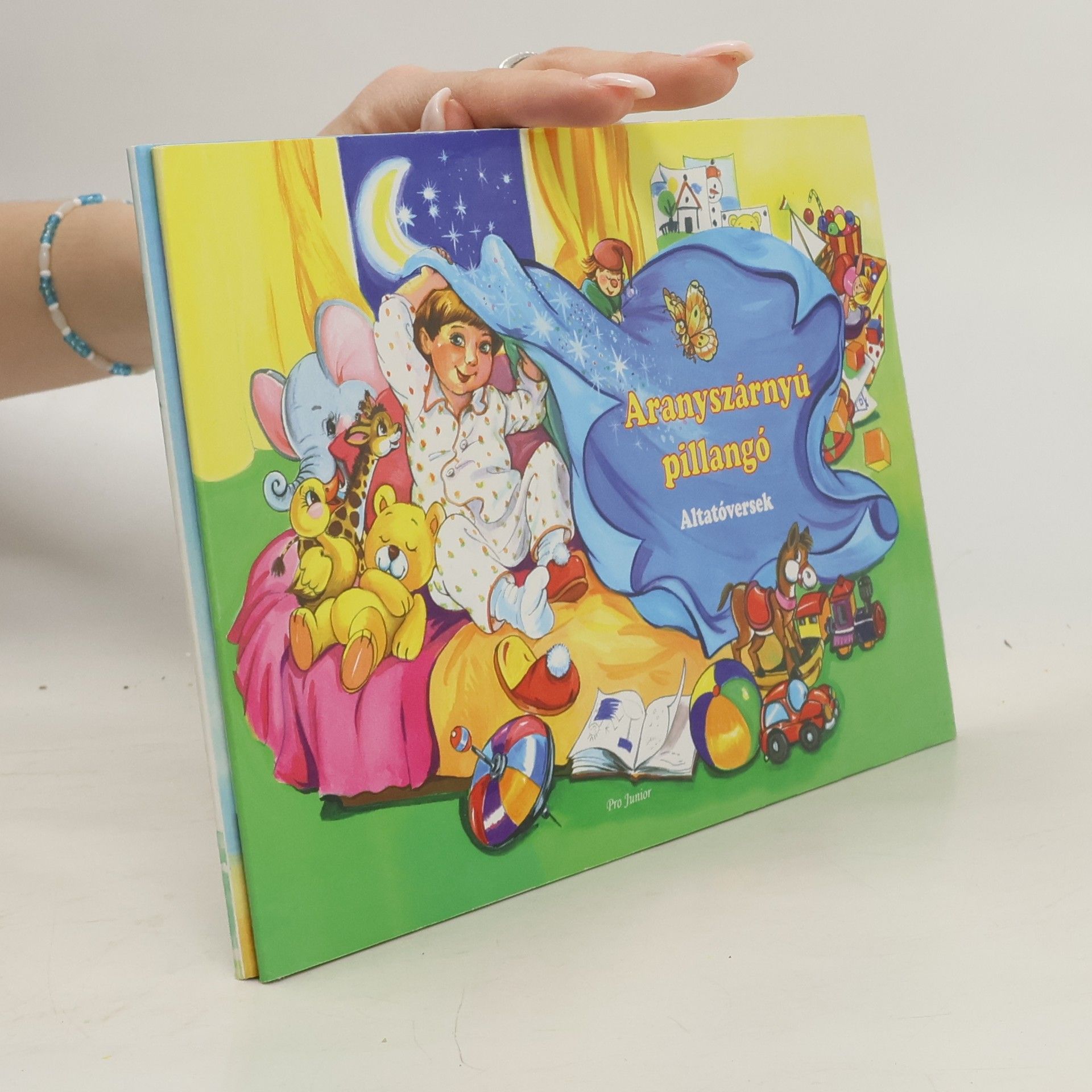 Collectif d'auteurs Aranyszárnyú pillangó