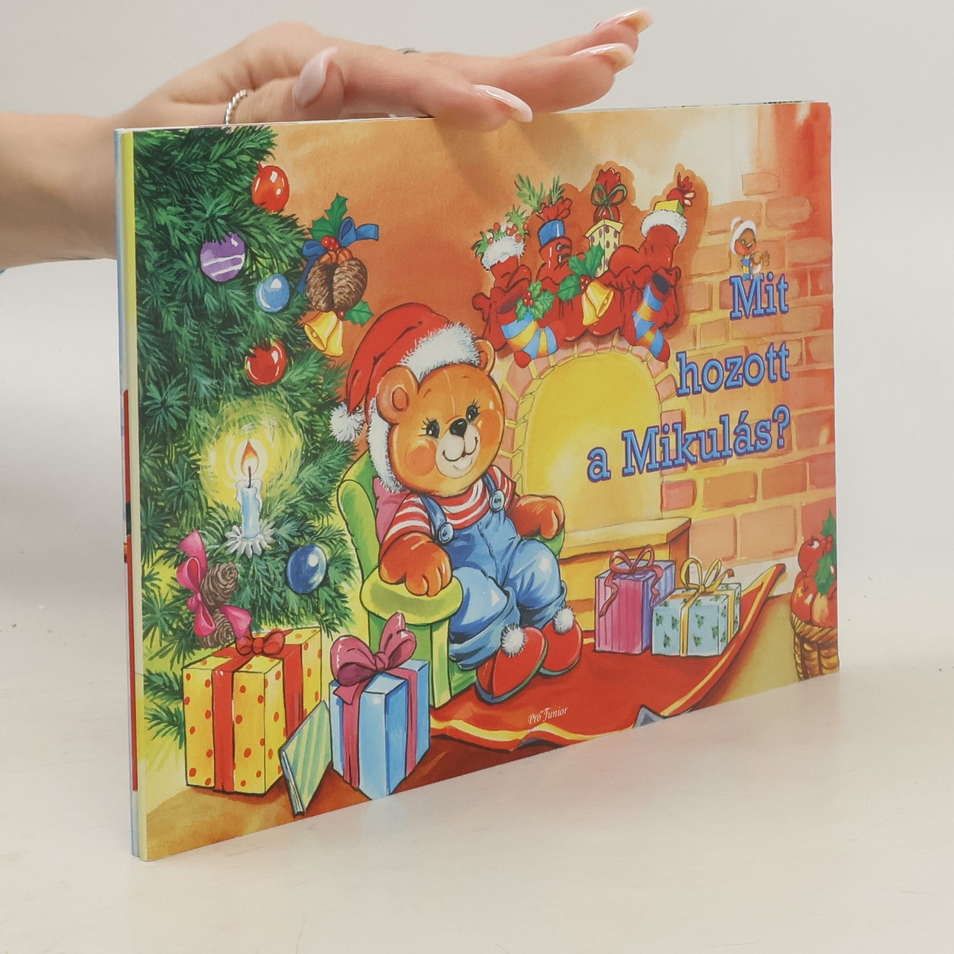 Various authors Mit hozott a Miuklás?