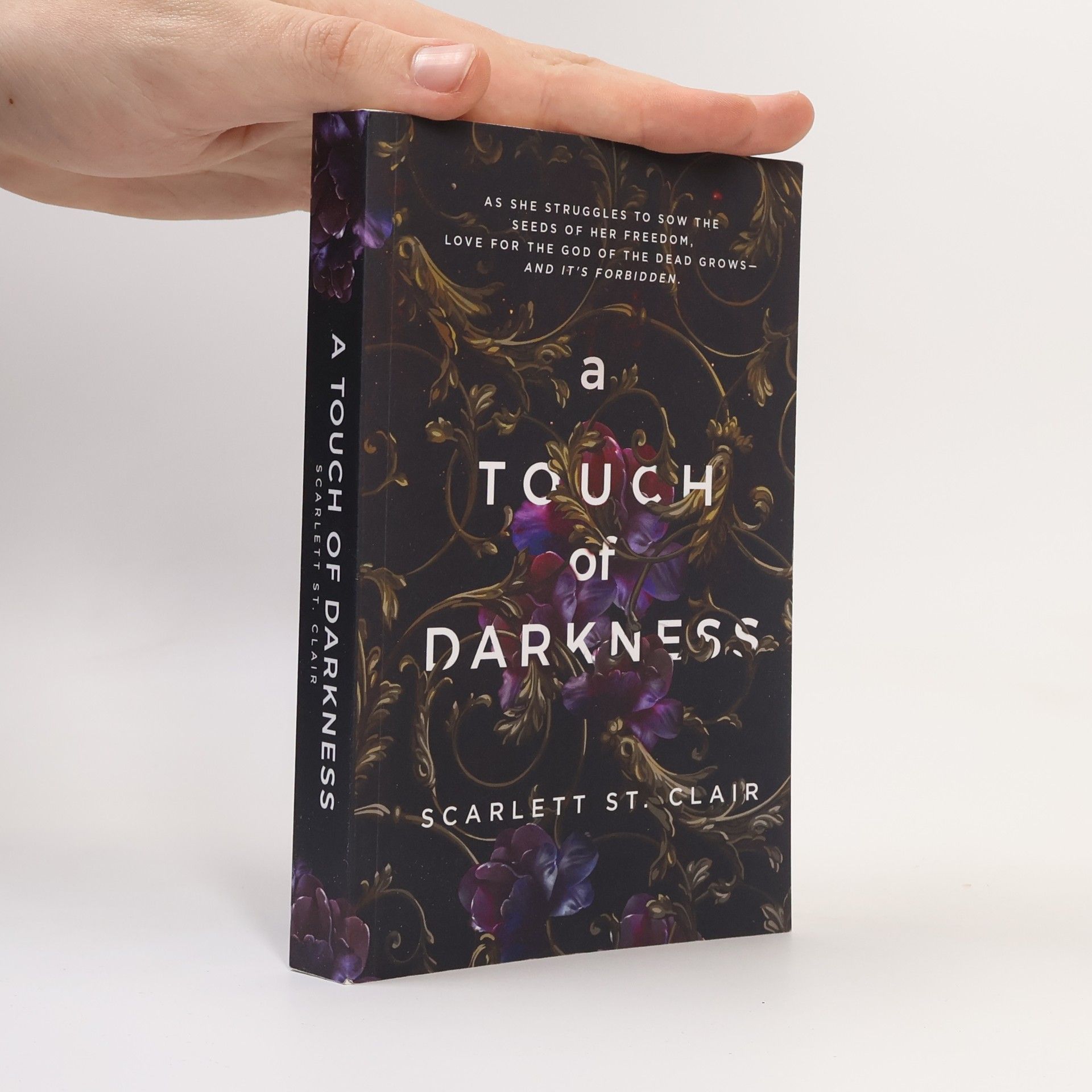 Scarlett St. Clair A Touch of Darkness