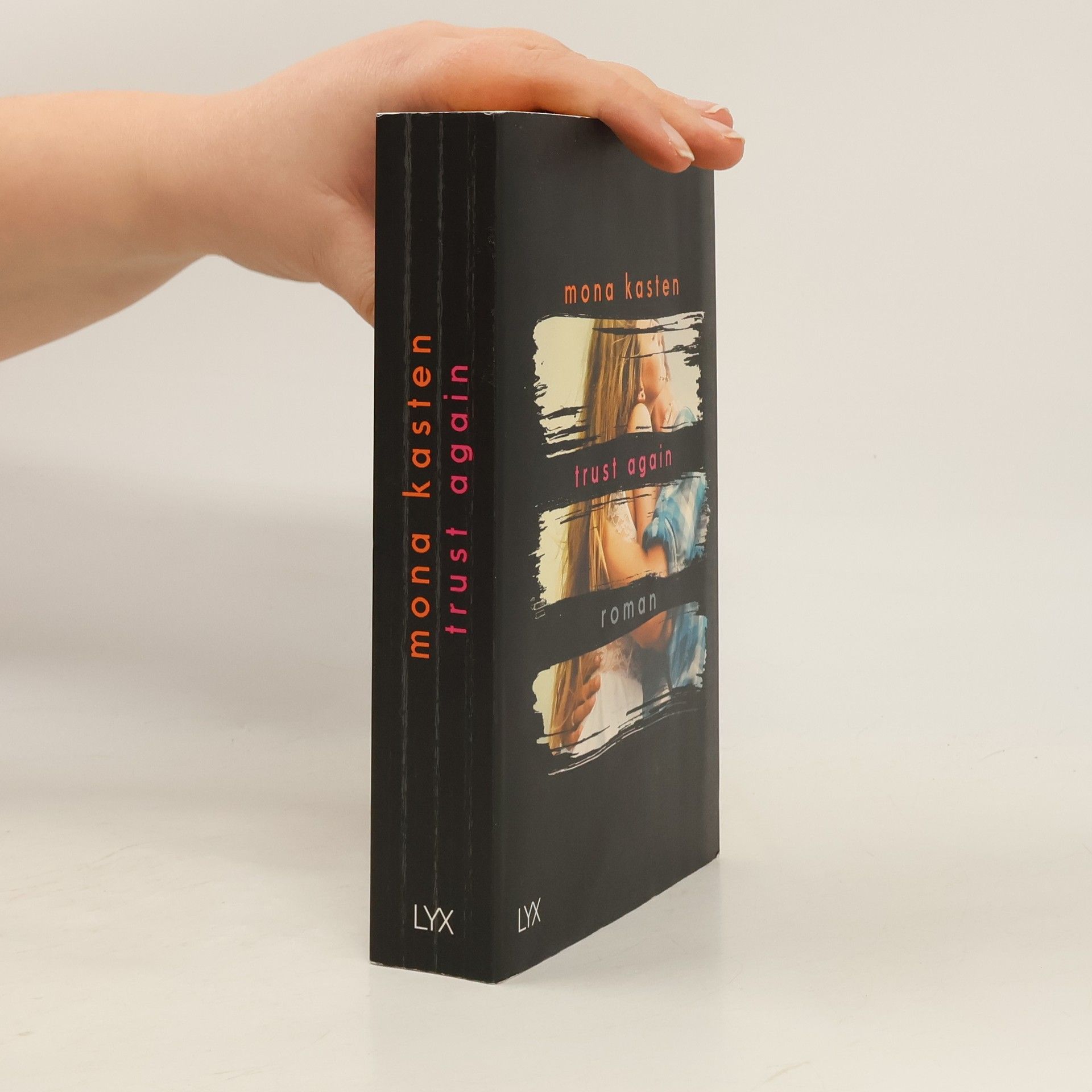 Mona Kasten Trust again