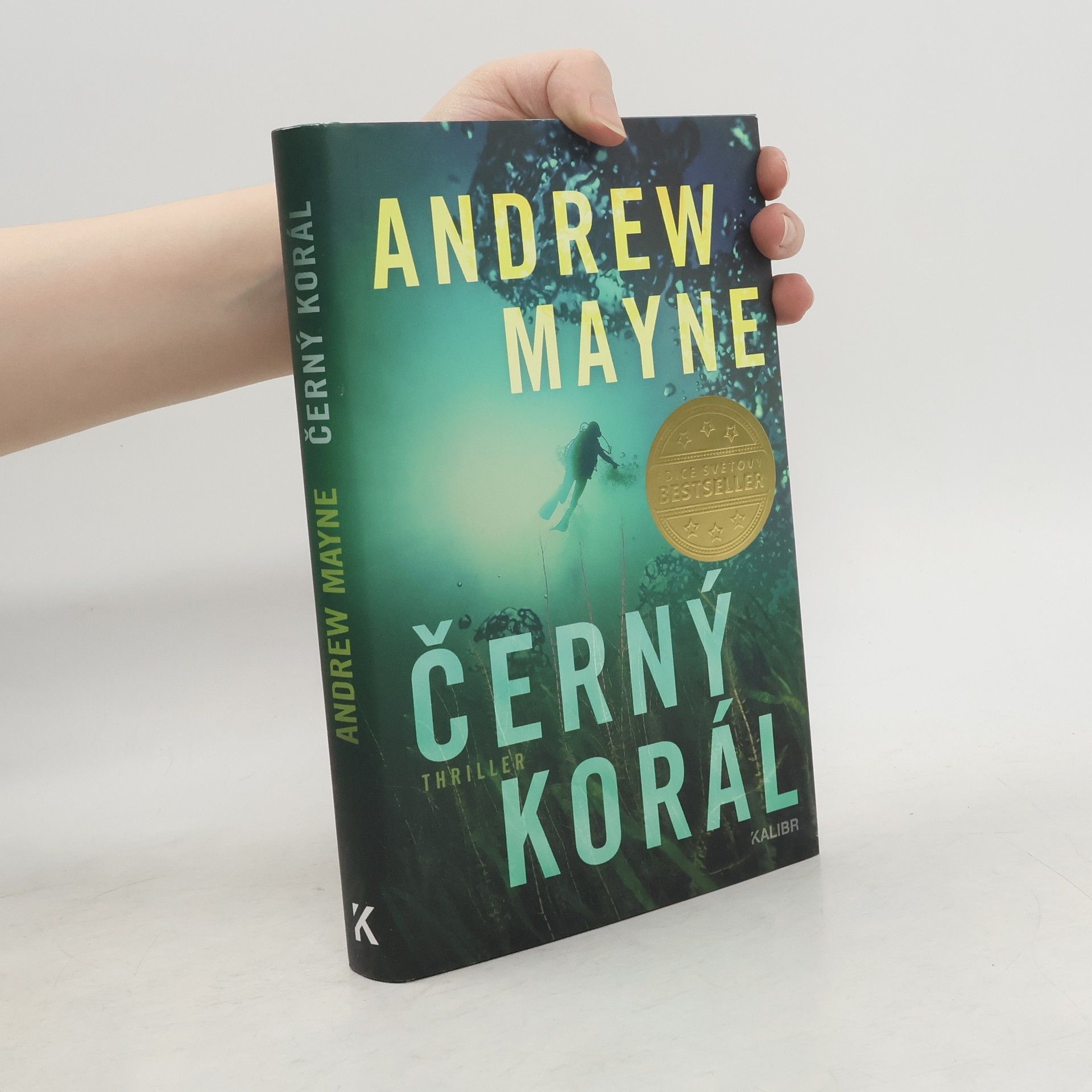 Andrew Mayne Černý korál