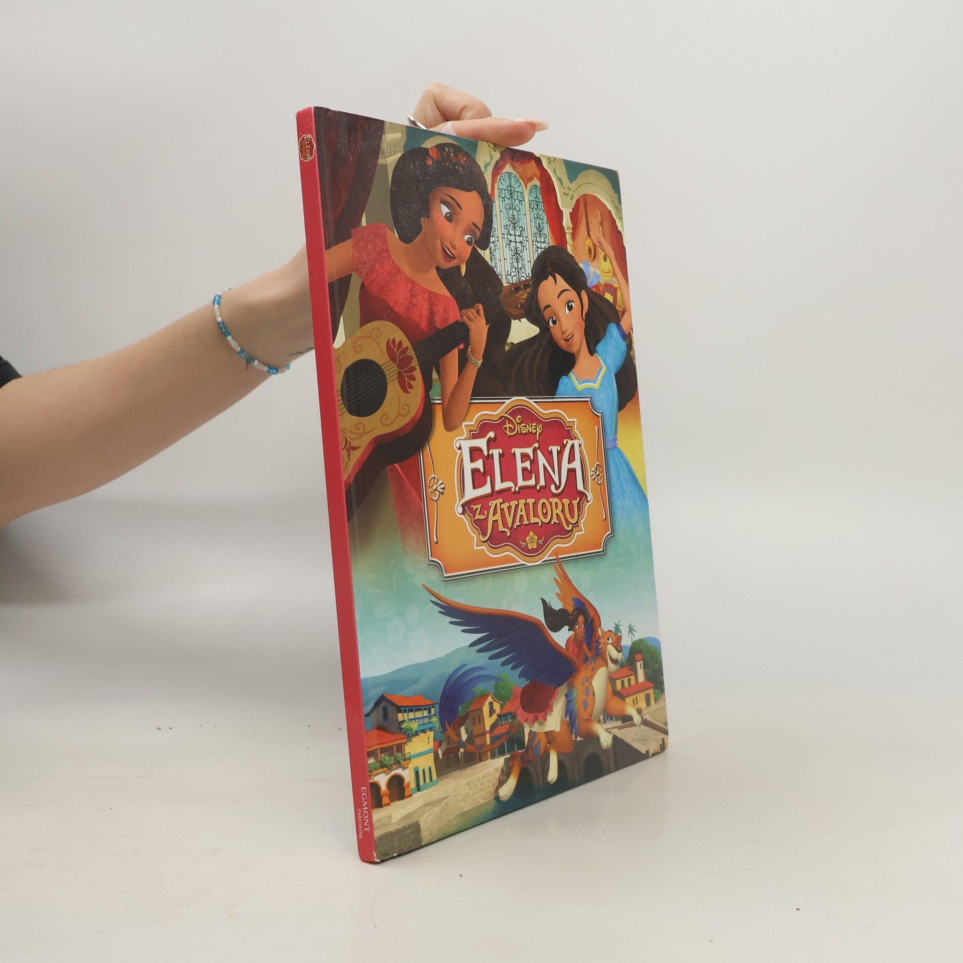 Silvia Olivas Elena z Avaloru - Filmový příběh