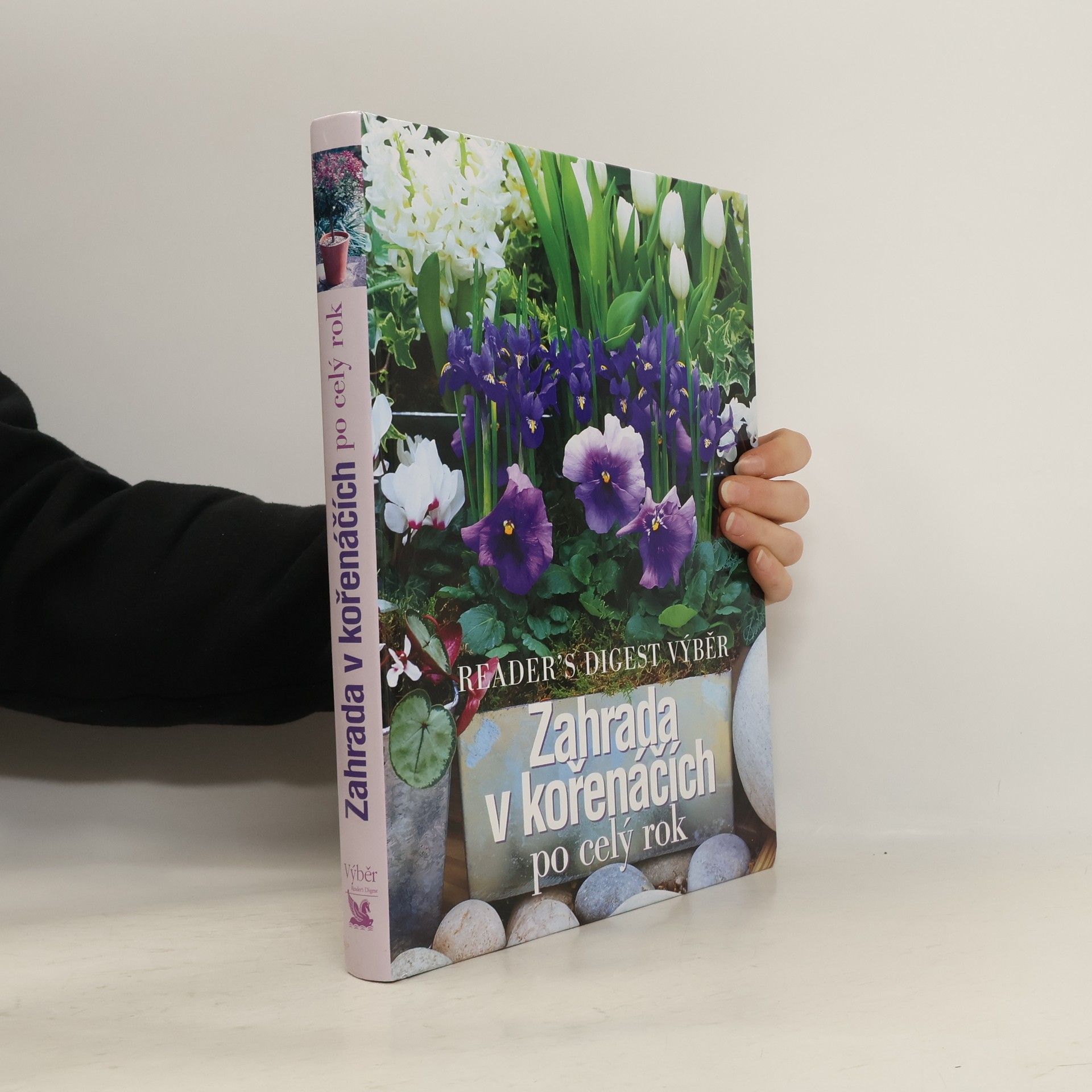 Kolektiv autorů Zahrada v kořenáčích po celý rok