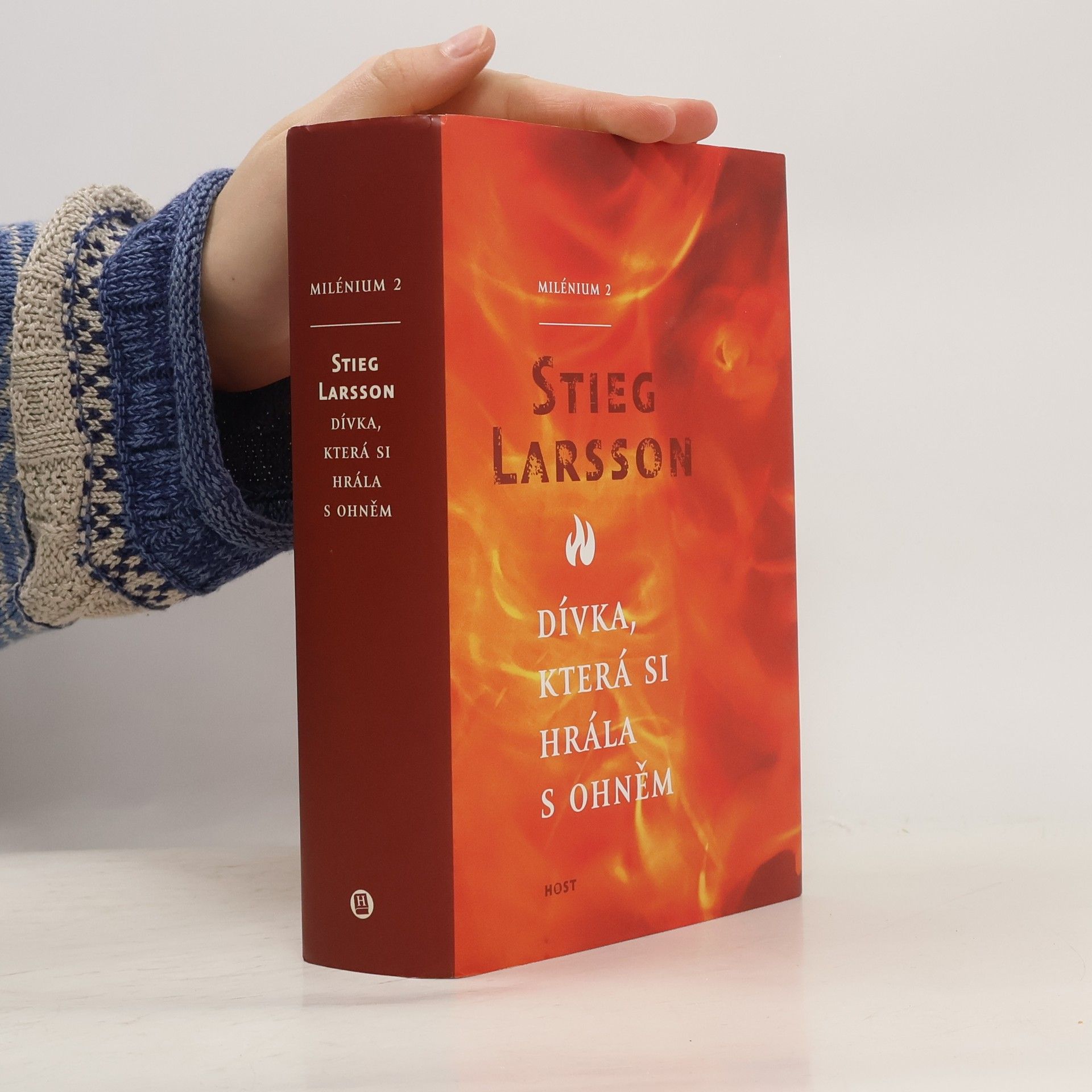 Stieg Larsson Dívka, která si hrála s ohněm