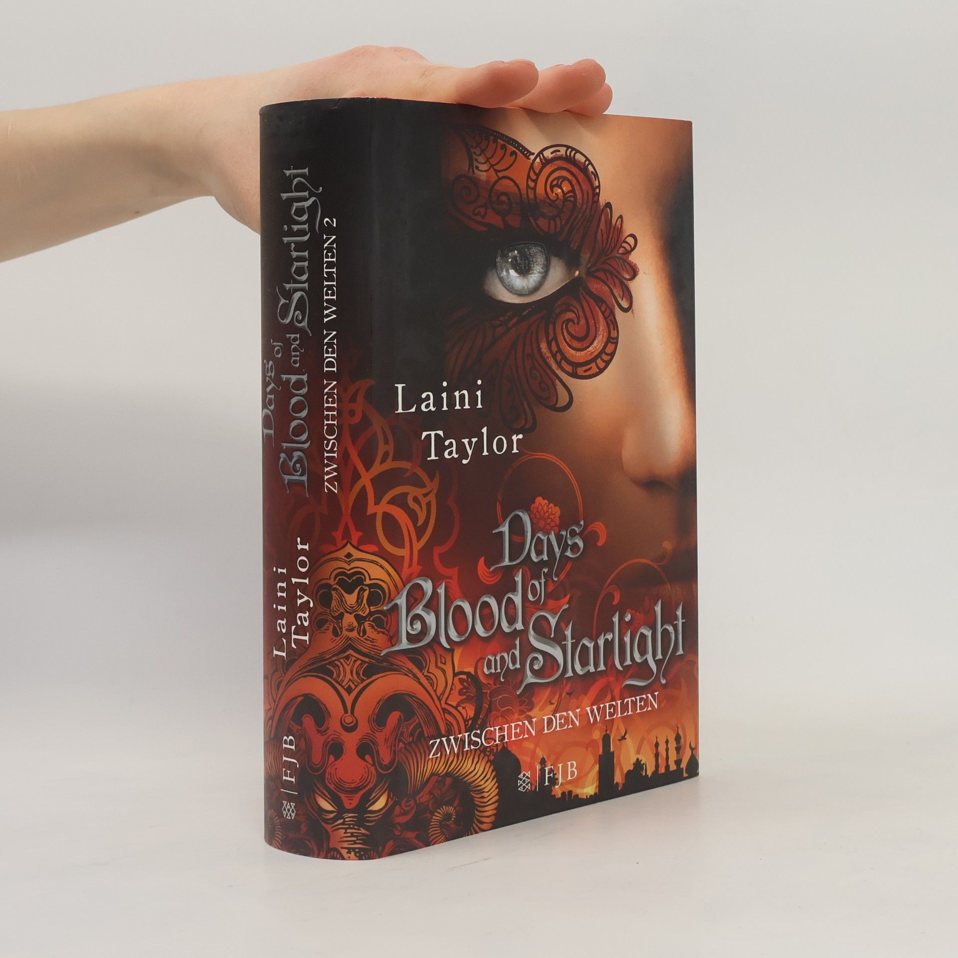 Laini Taylor Zwischen den Welten - Days of Blood and Starlight