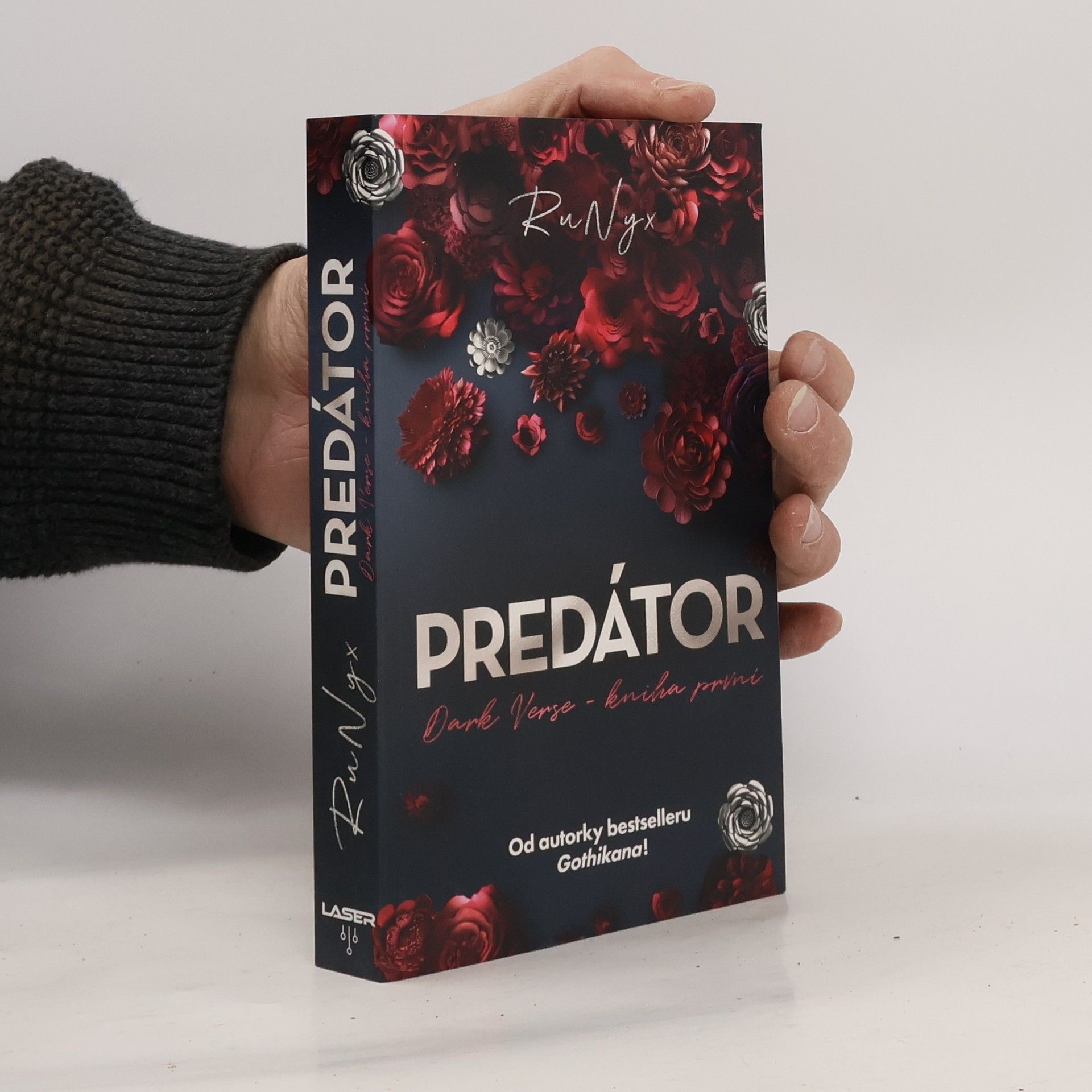 Aleš Procházka Dark Verse. Kniha první, Predátor