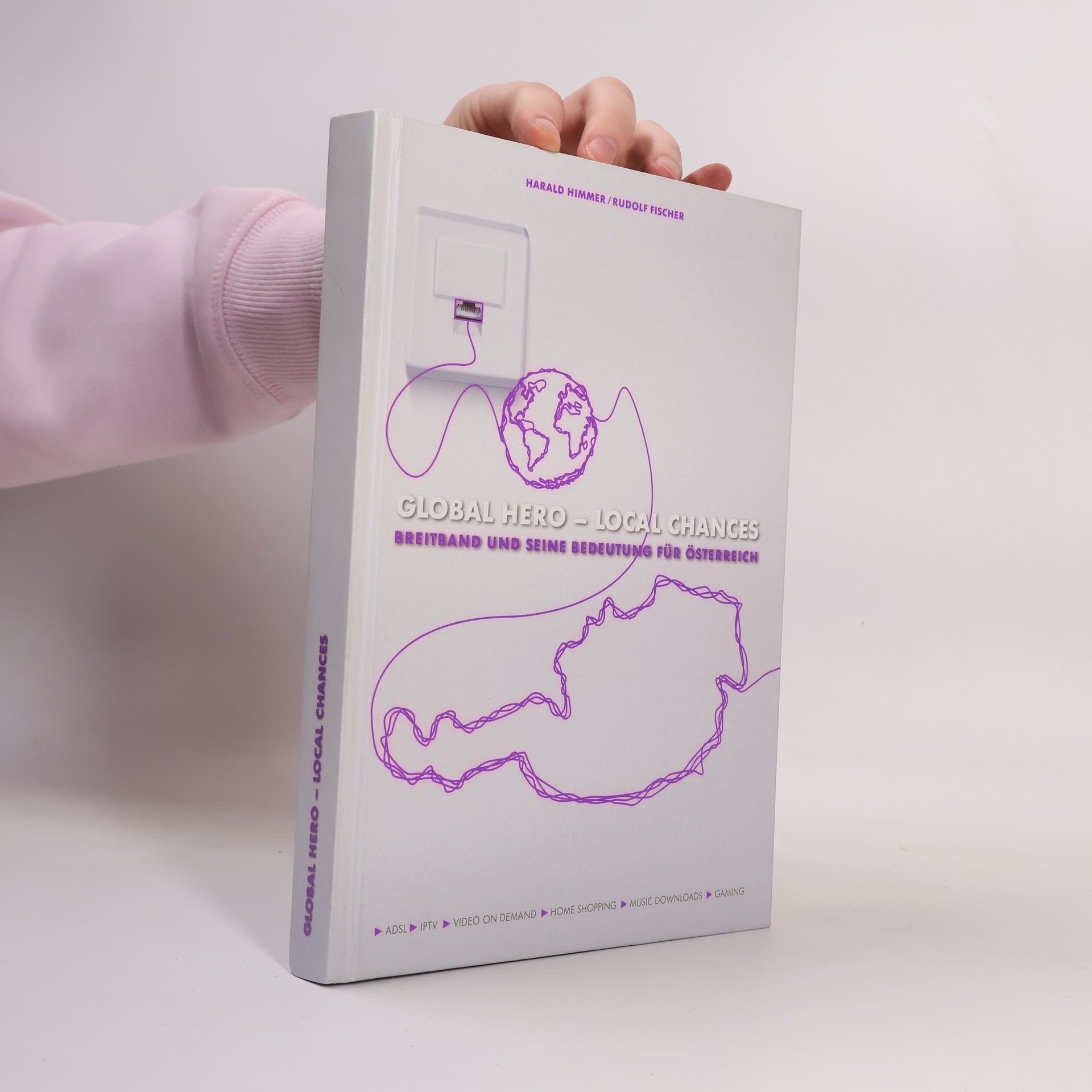 Various authors Global Hero – Local Chances