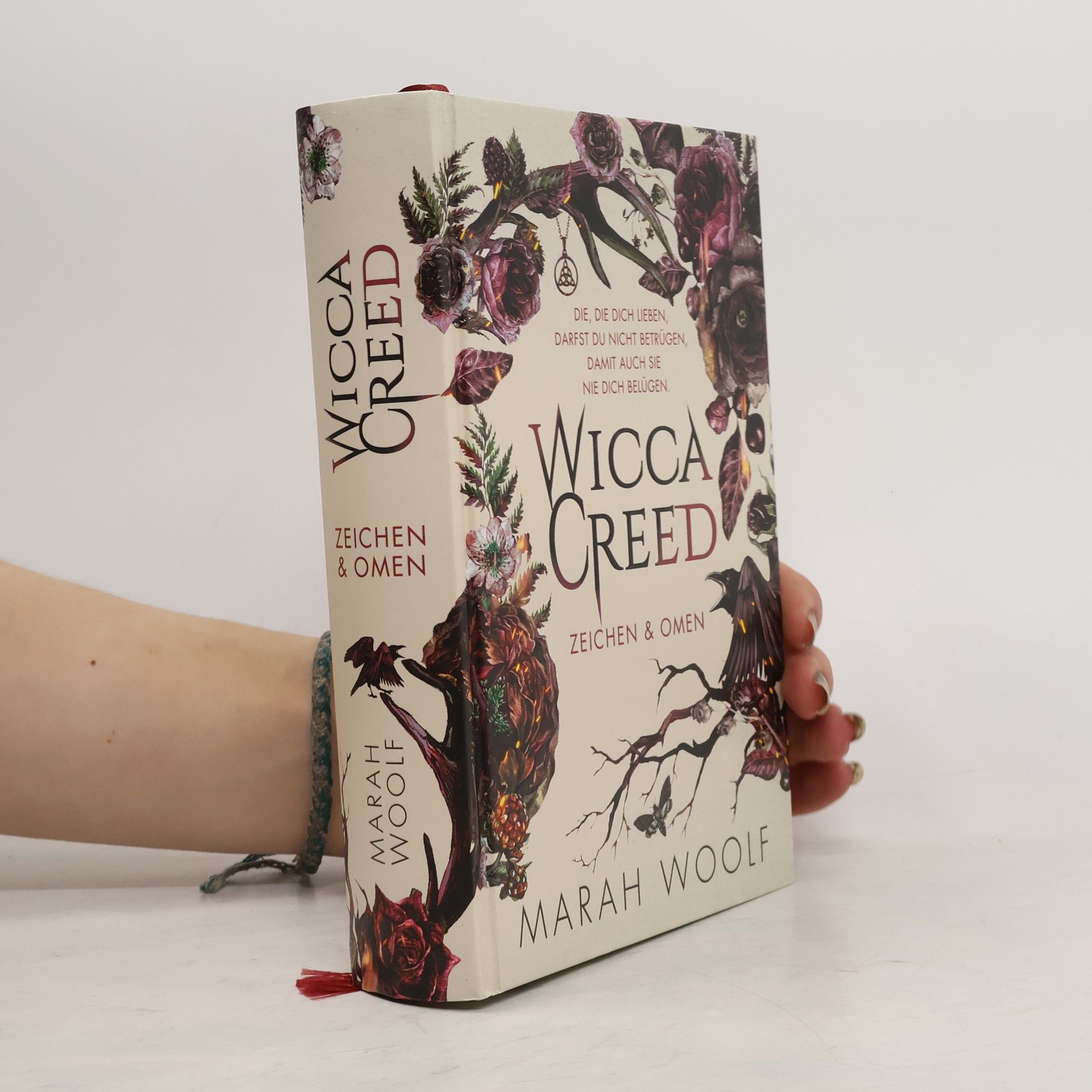 Marah Woolf WiccaCreed. Zeichen & Omen