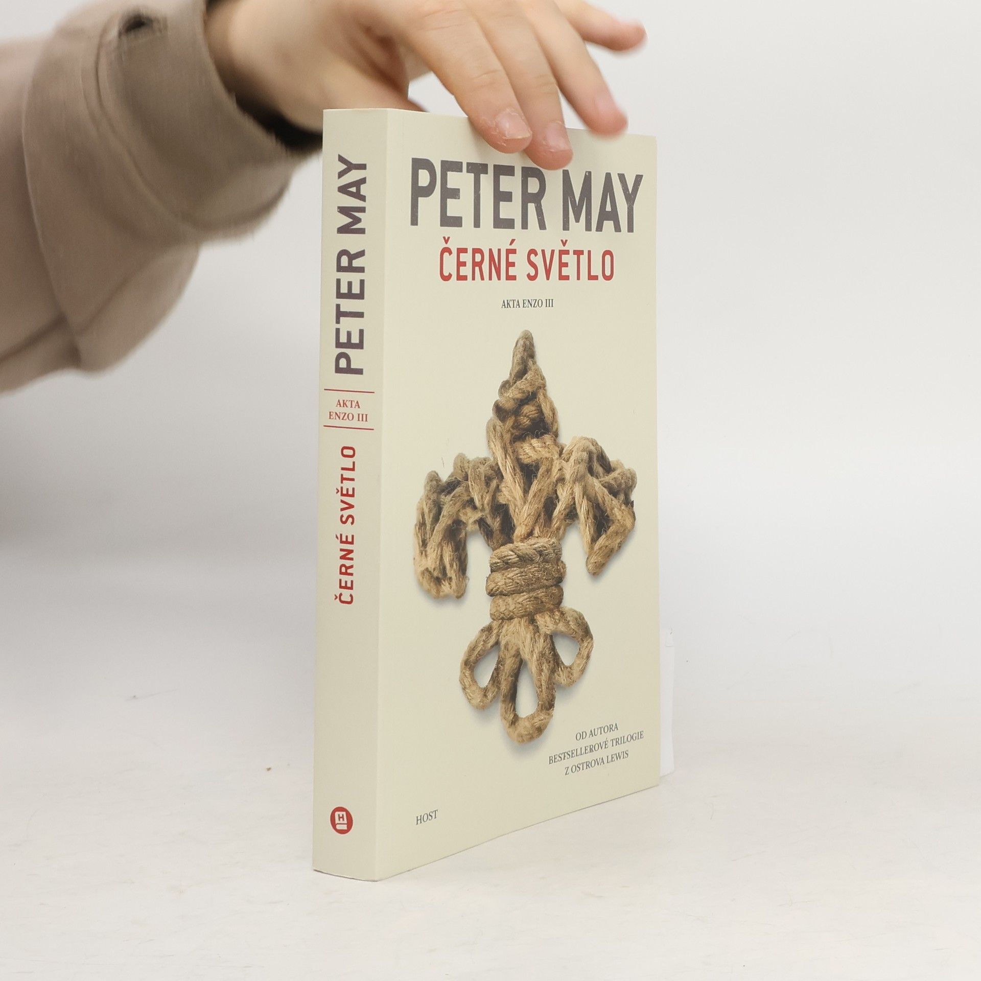 Peter May Černé světlo. Akta Enzo III