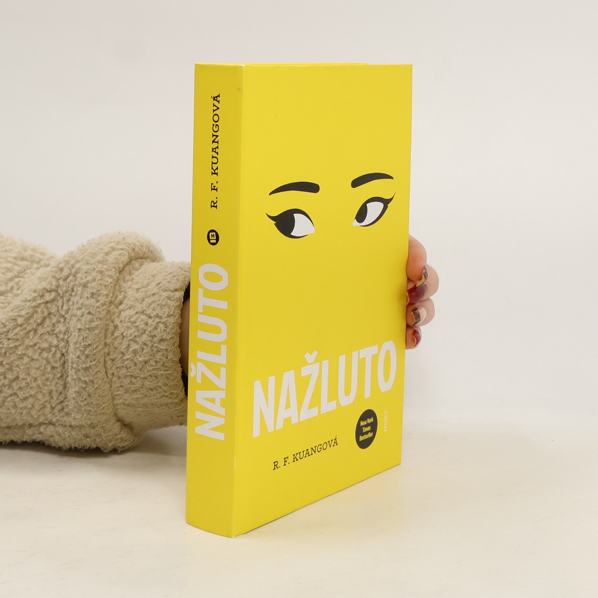 Rebecca Kuang Nažluto