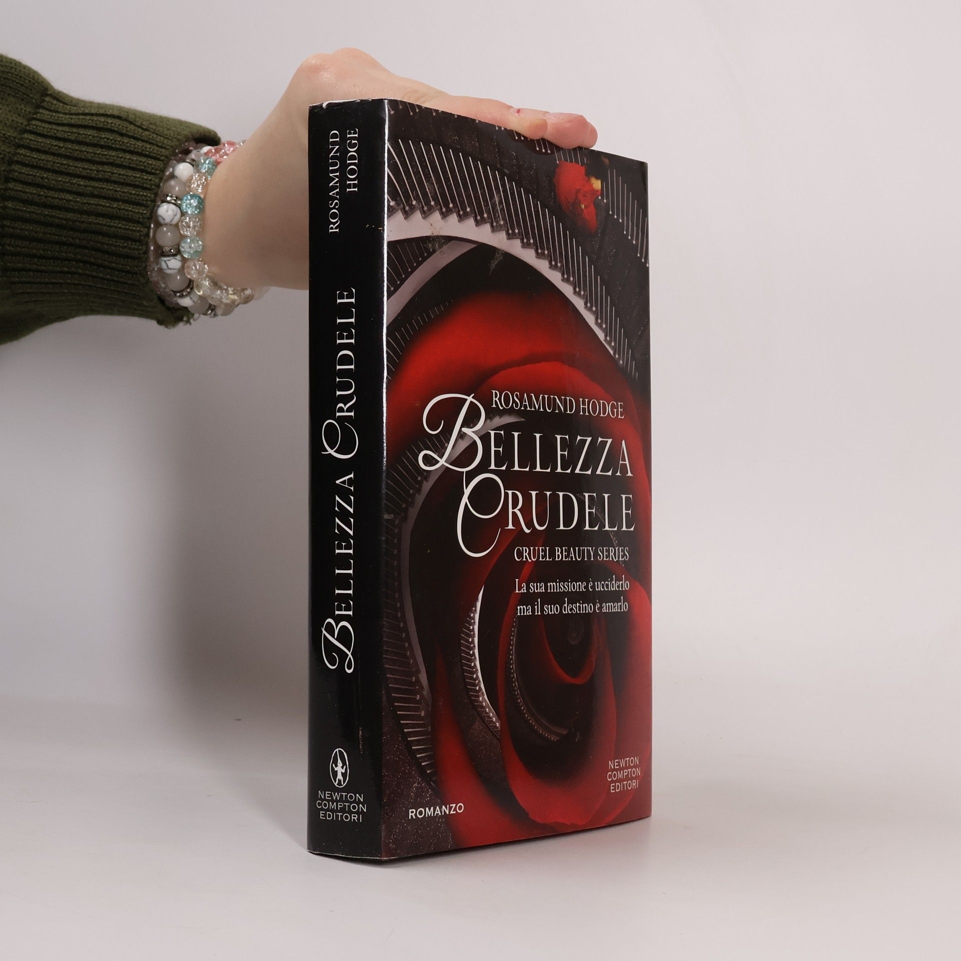 Rosamund Hodge Cruel Beauty Series: Bellezza crudele