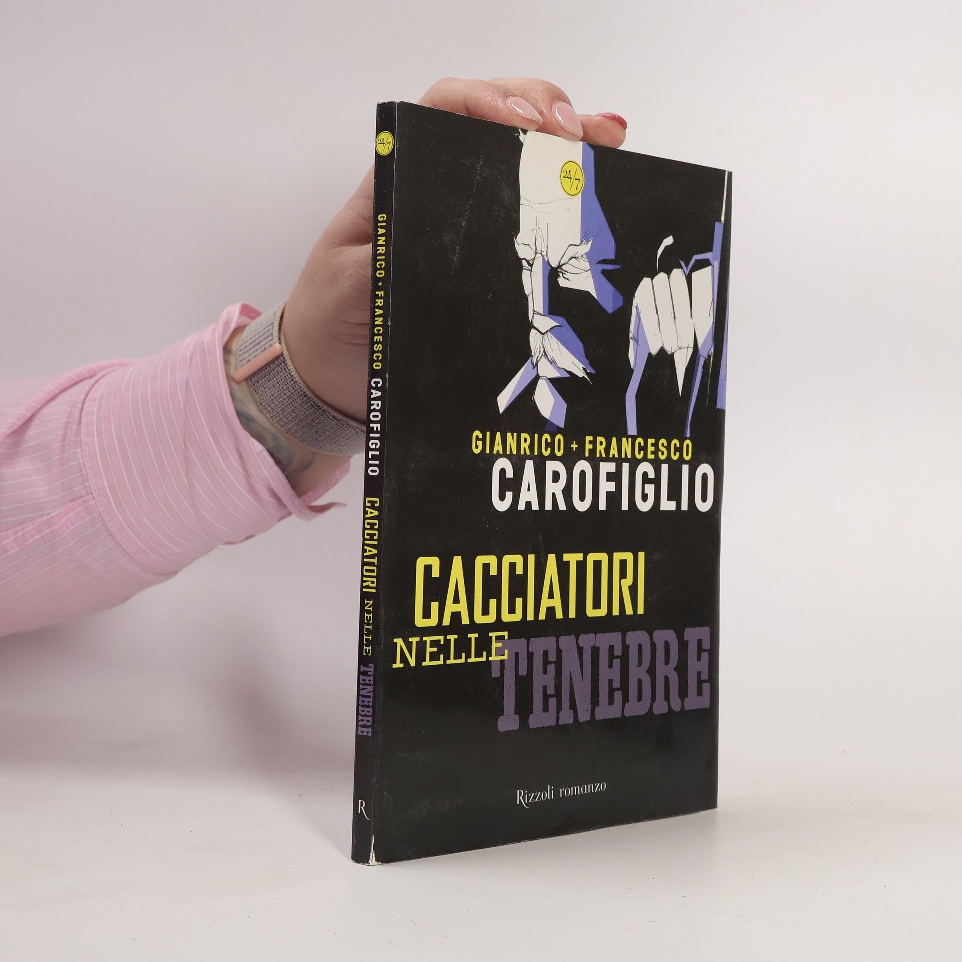 Gianrico Carofiglio Cacciatori nelle tenebre