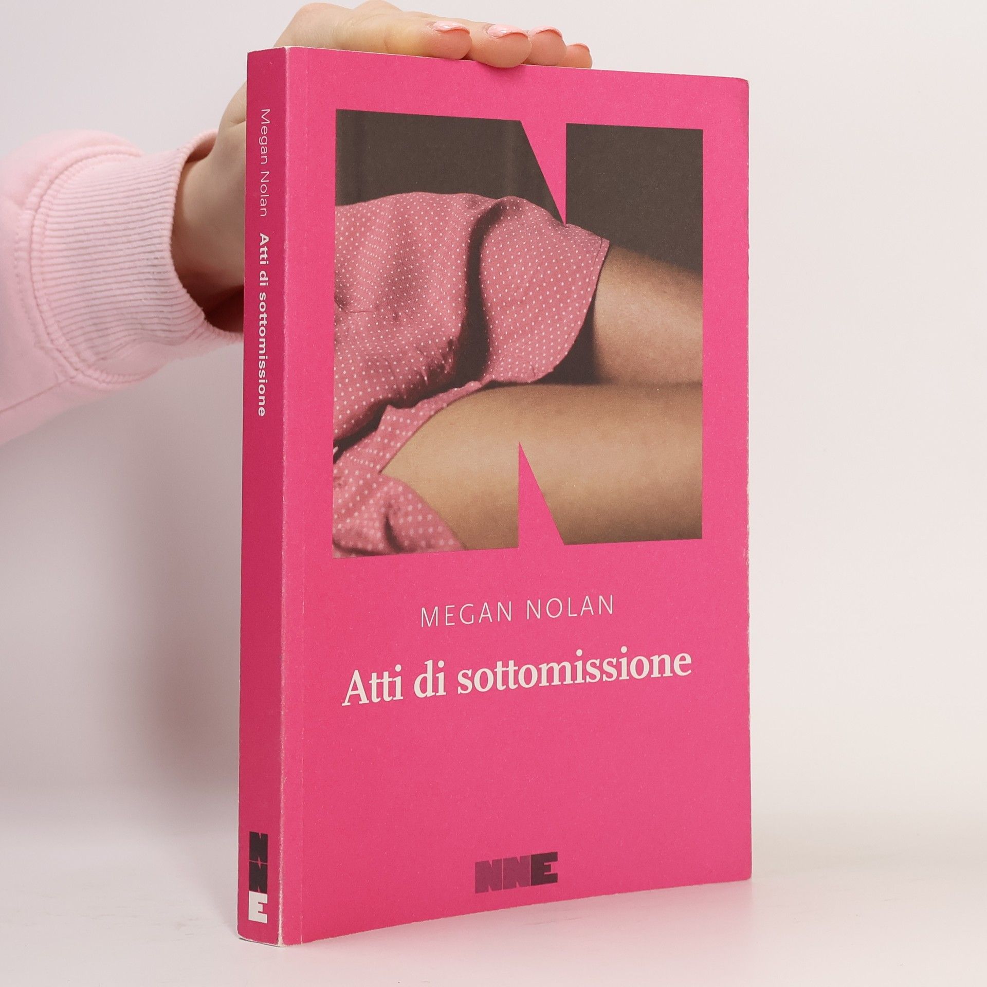 Megan Nolan Atti di sottomissione