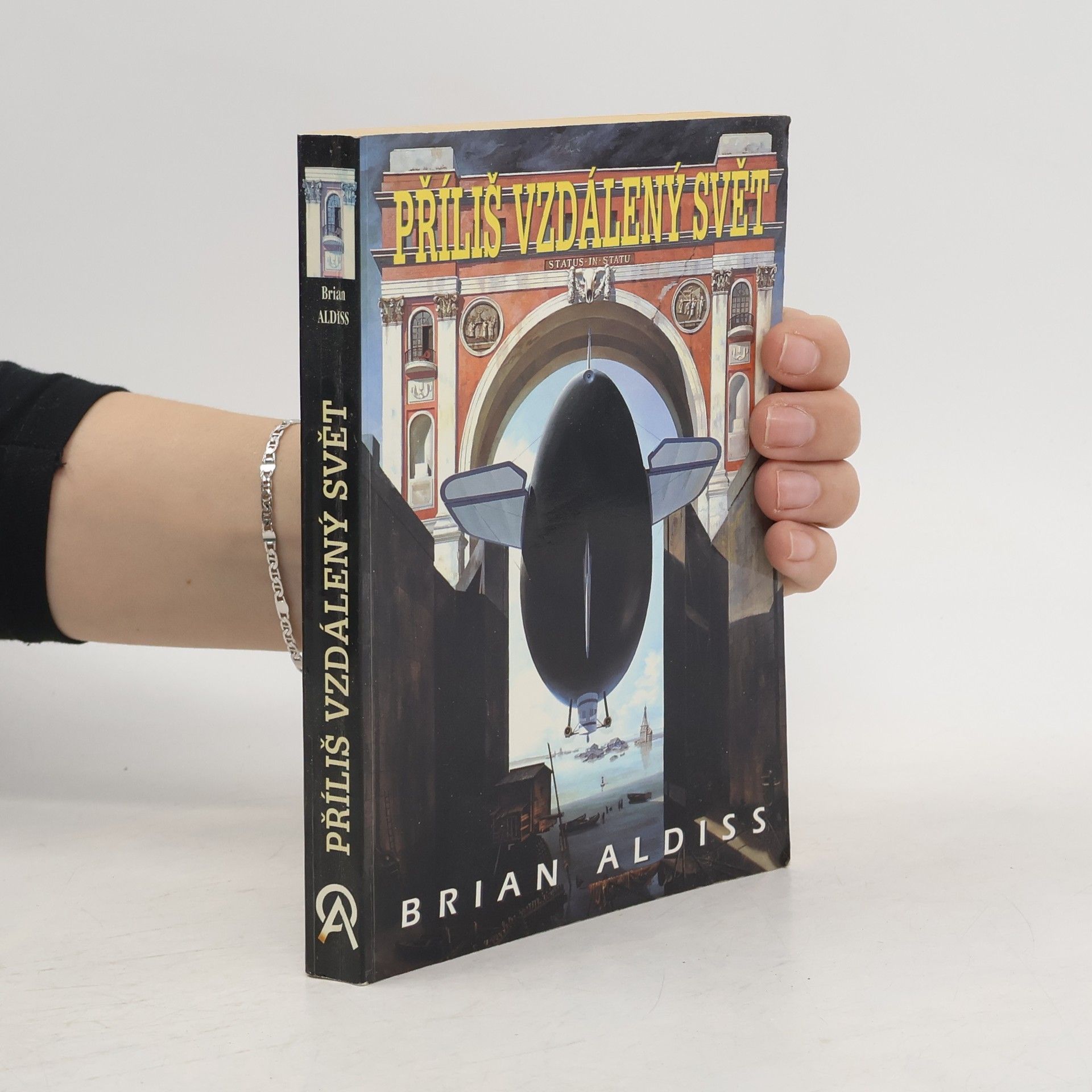 Brian Aldiss Příliš vzdálený svět