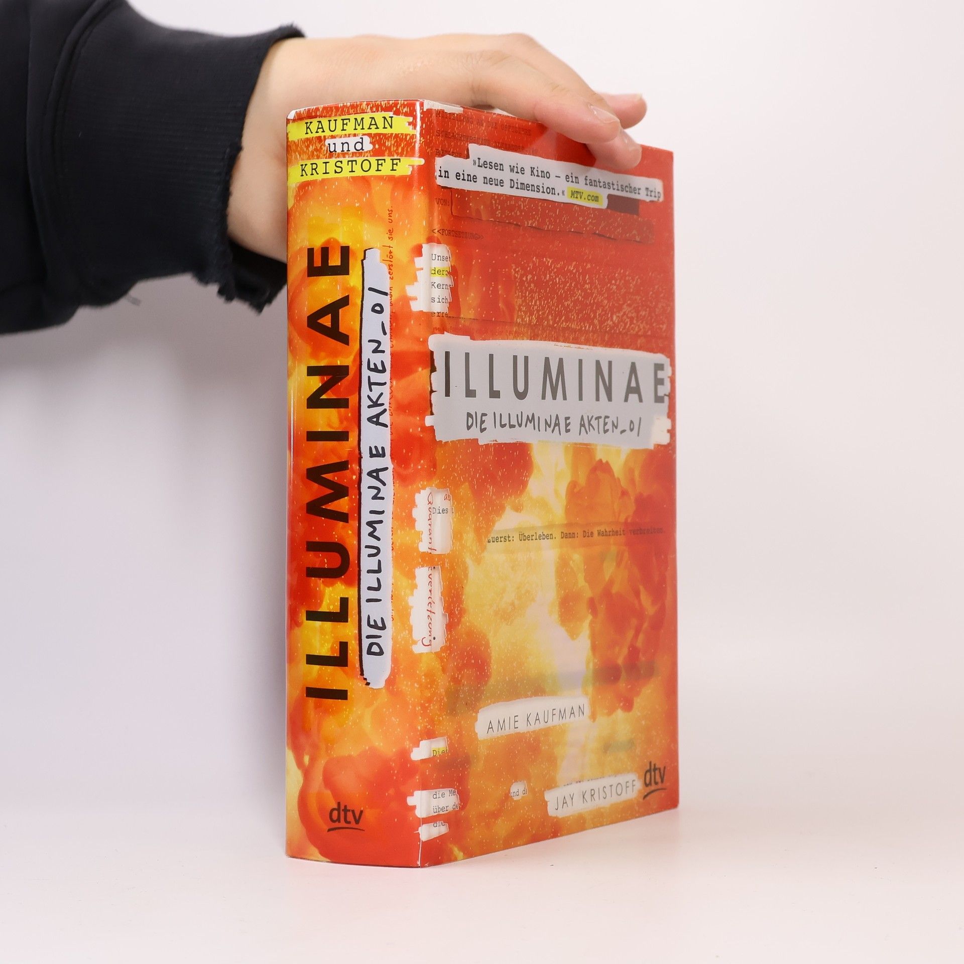 Amie Kaufman Illuminae