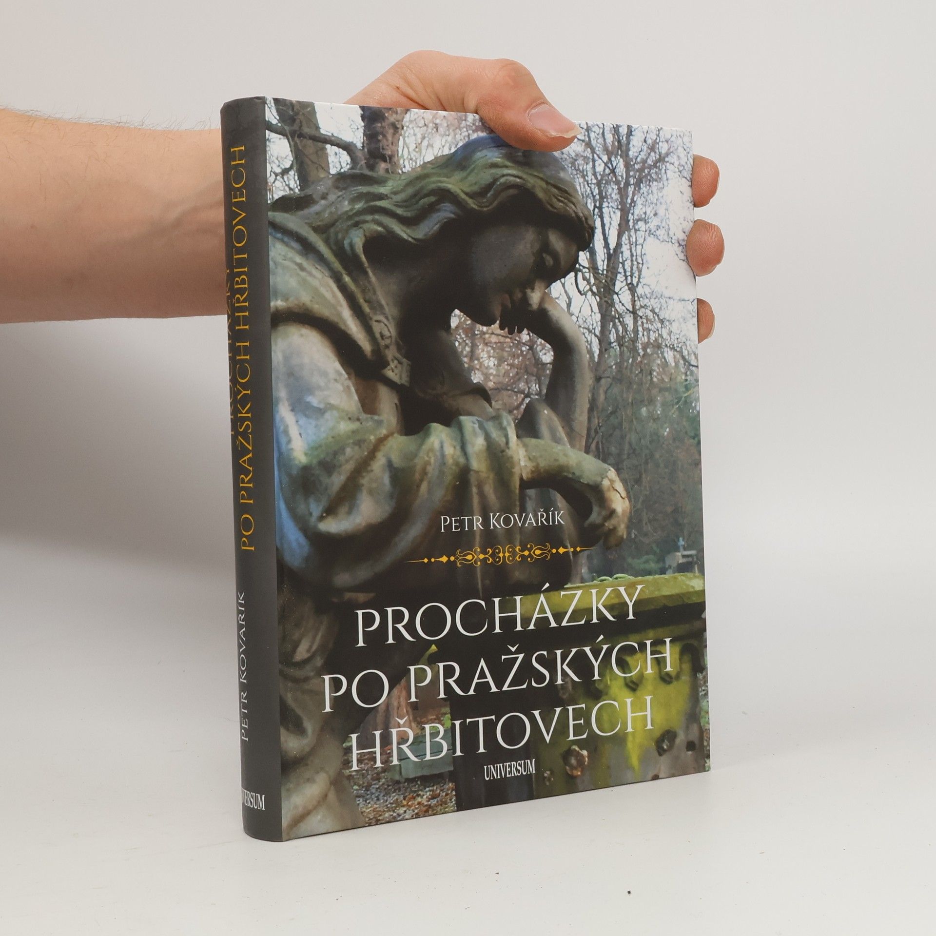 Petr Kovařík Procházky po pražských hřbitovech