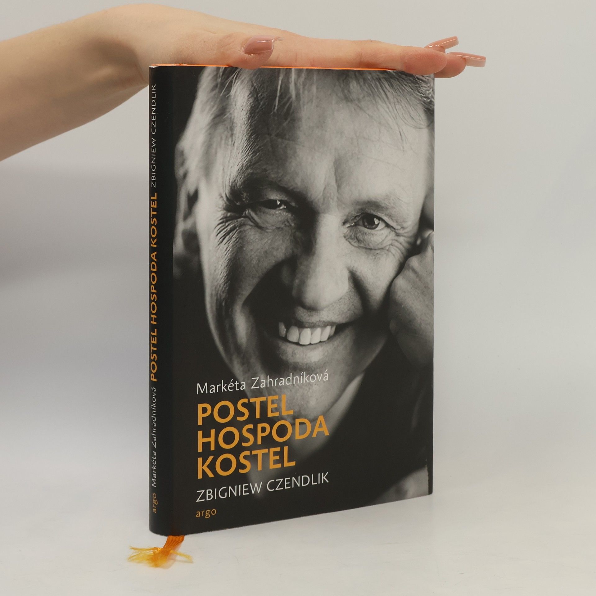 Zbigniew Czendlik Postel, hospoda, kostel