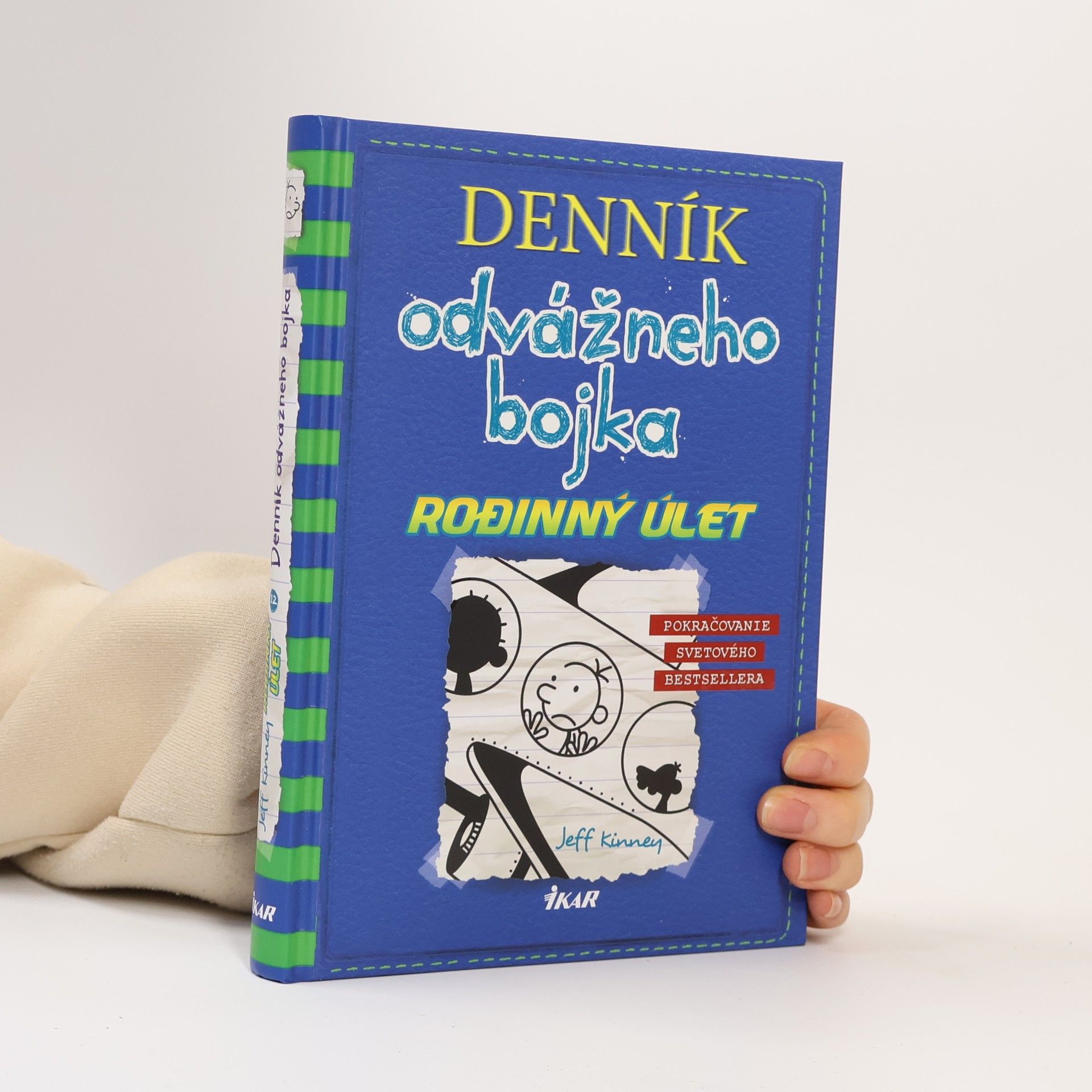 Jeff Kinney Denník odvážneho bojka 12. Rodinný úlet