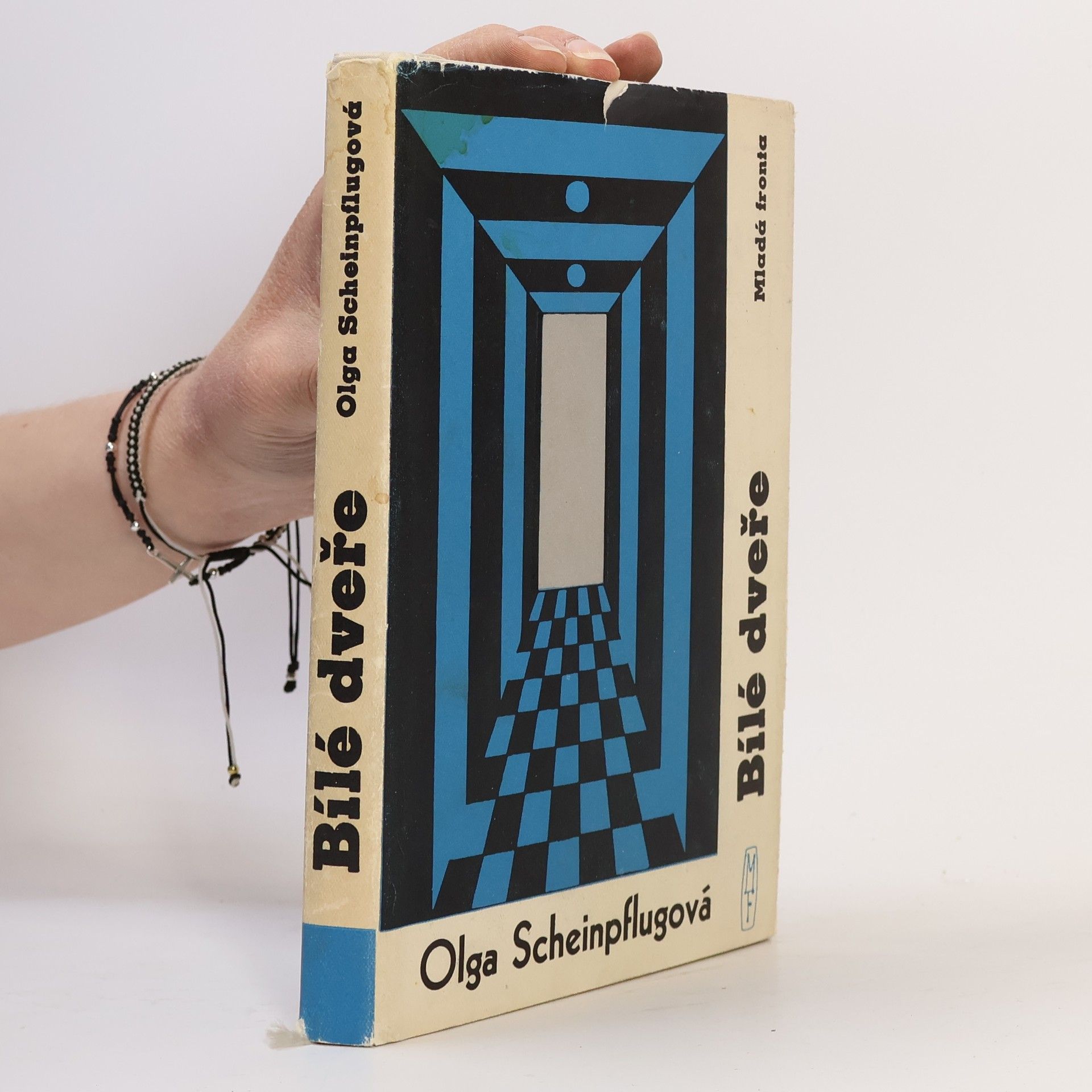 Olga Scheinpflugová Bílé dveře
