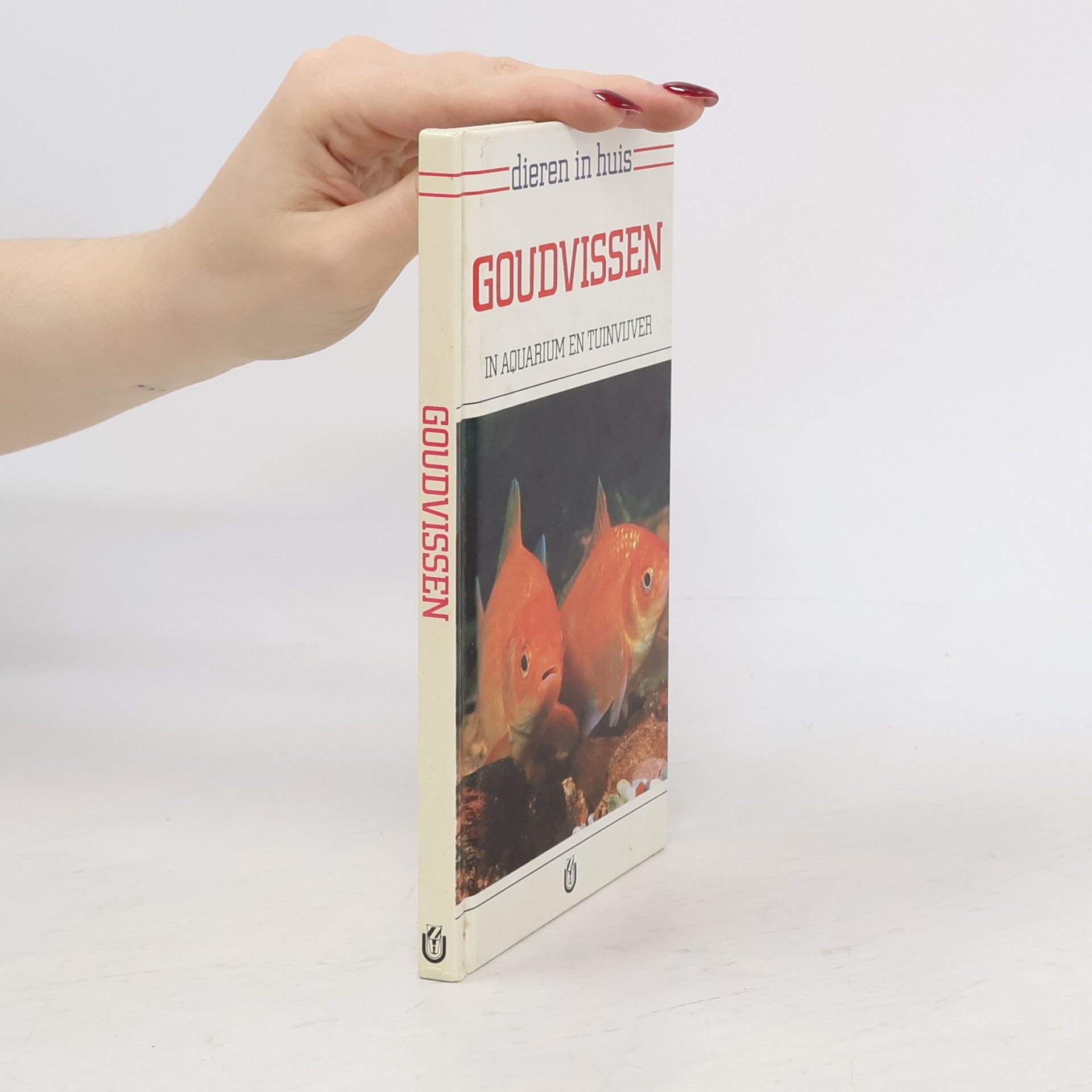 David Ellis Goudvissen in aquarium en tuinvijver