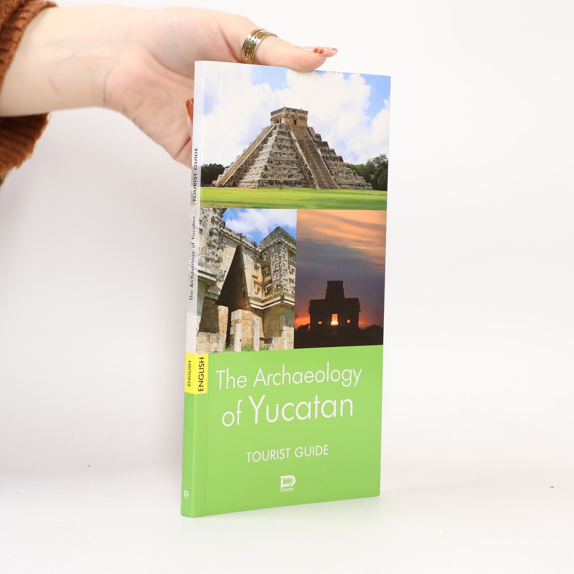 María Teresa Mézquita Méndez The Archaelogy of Yucatan. Tourist Guide