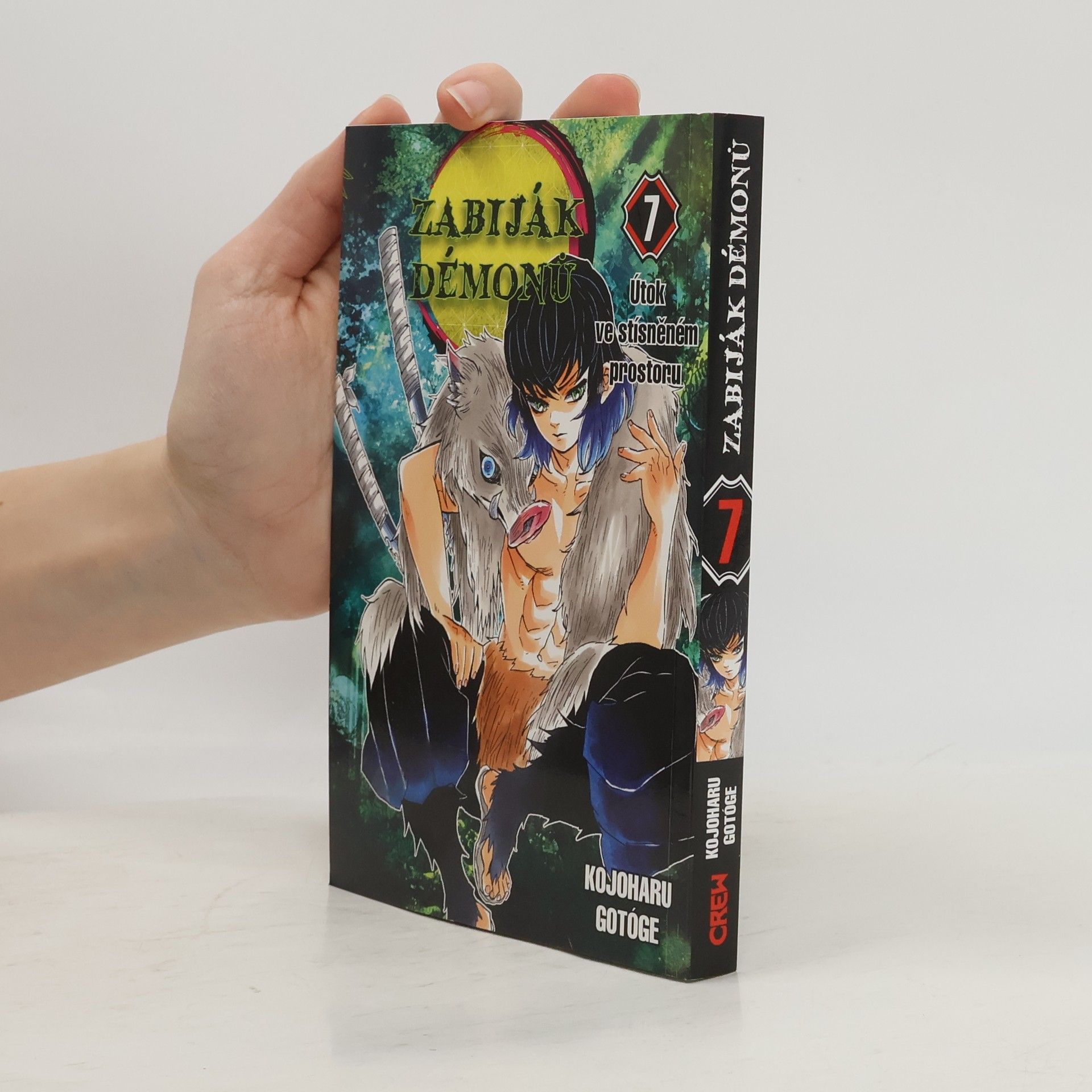 Koyoharu Gotoge Zabiják démonů. 7, Útok ve stísněném prostoru