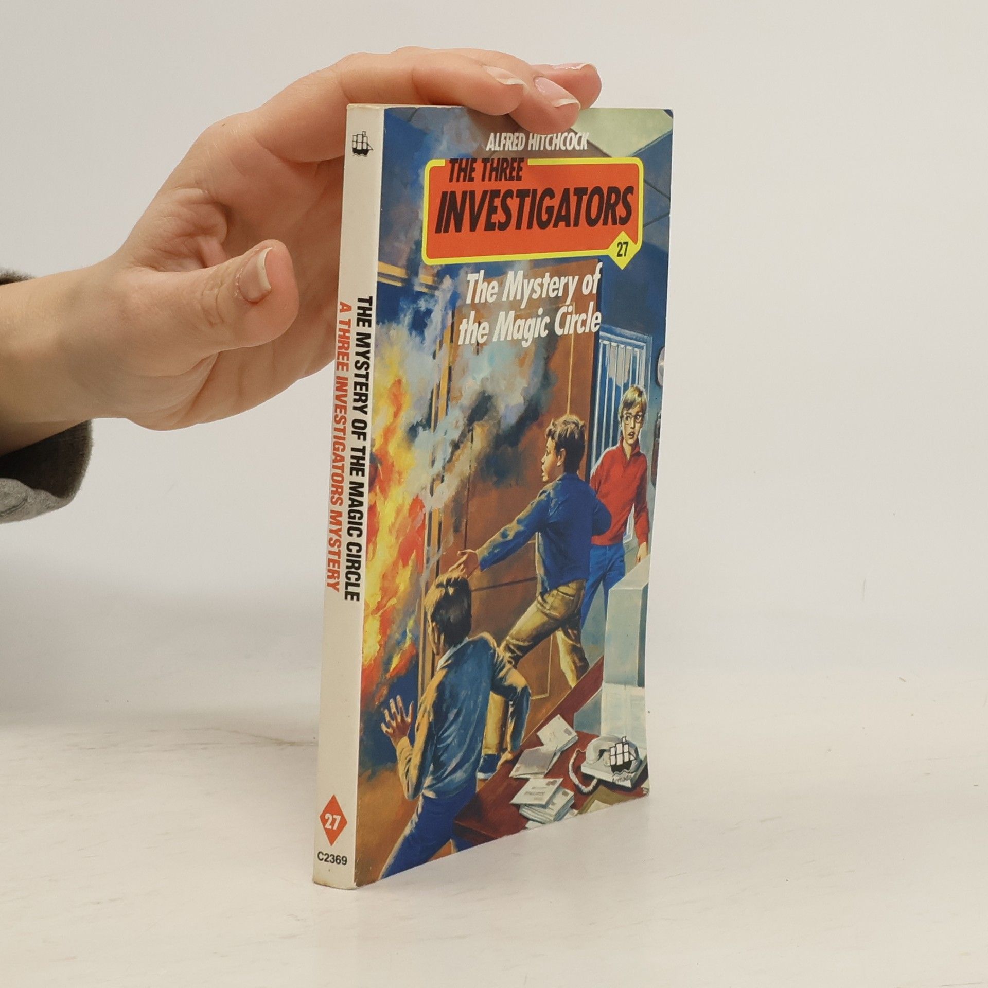 M. V. Carey The Mystery of the Magic Circle