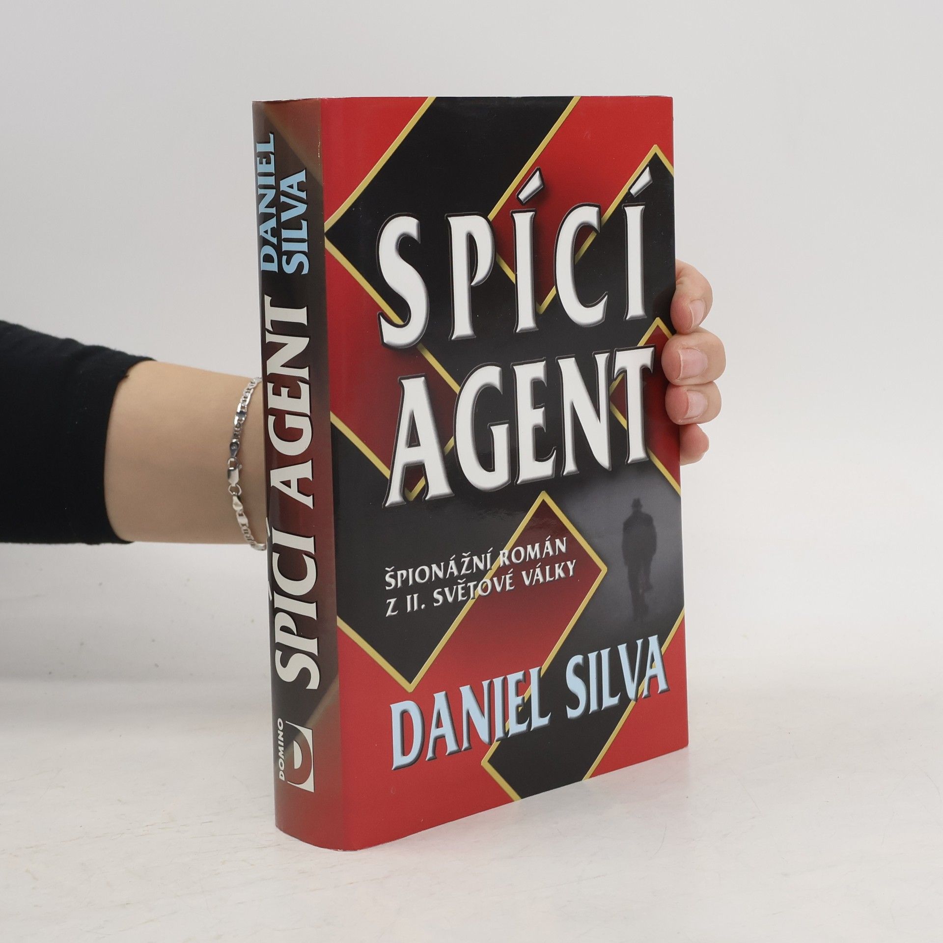Daniel Silva Spící agent