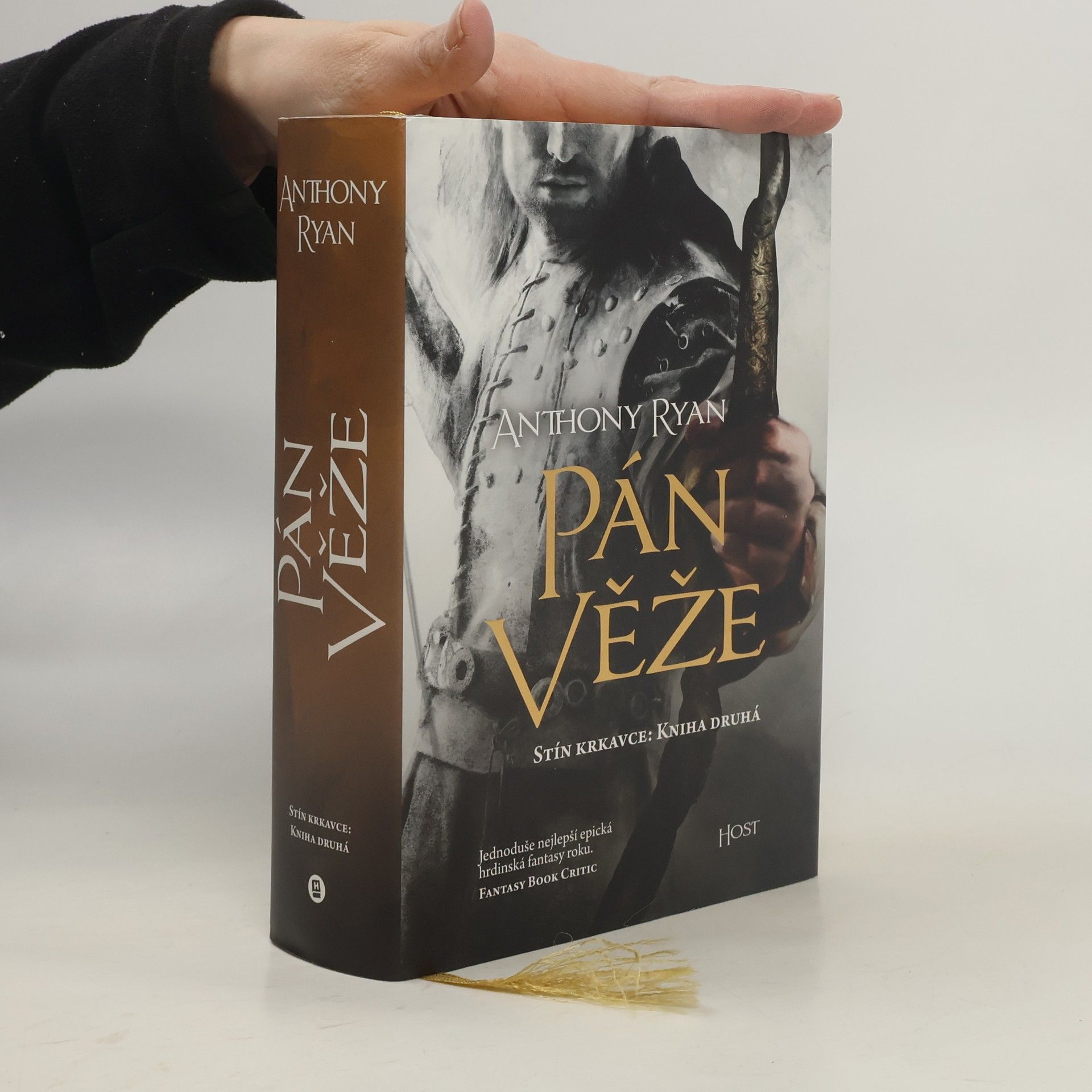 Anthony Ryan Pán věže: stín krkavce. Kniha druhá