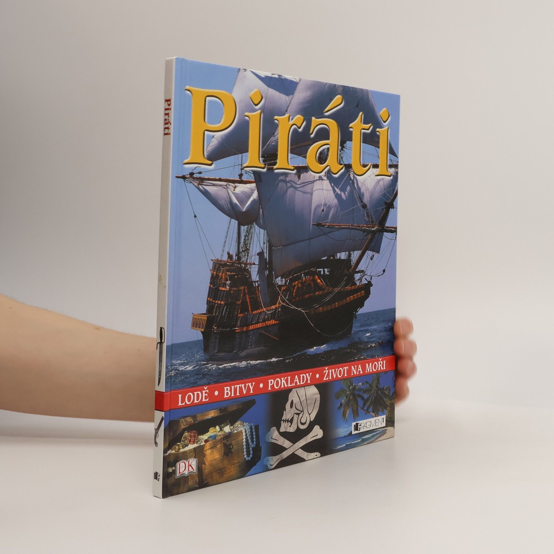 Various authors Piráti : [lodě, bitvy, poklady, život na moři