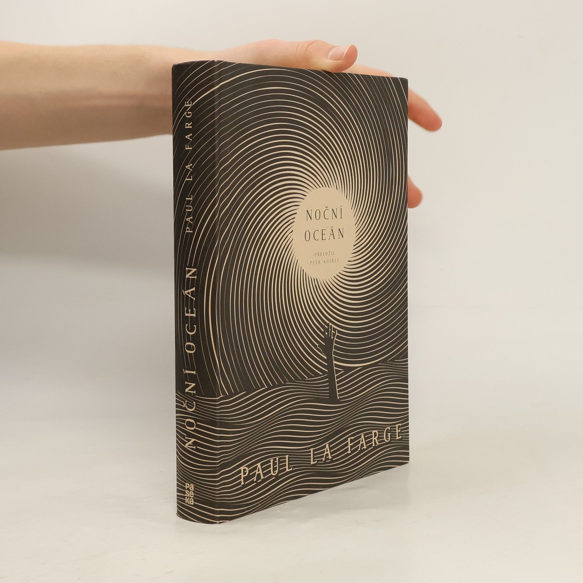 Paul La Farge Noční oceán