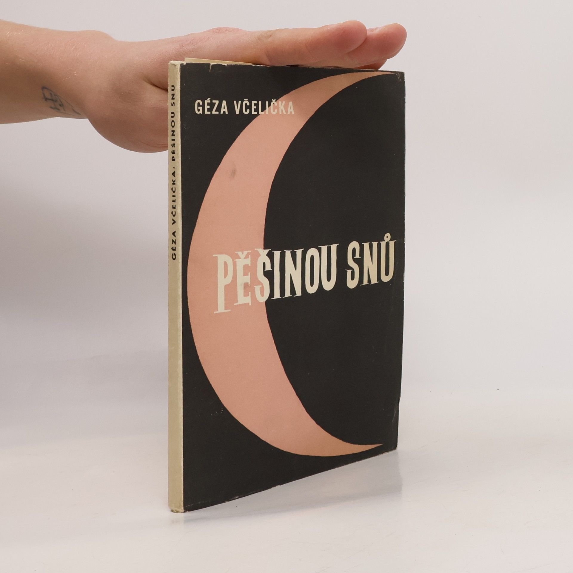 Géza Včelička Pěšinou snů